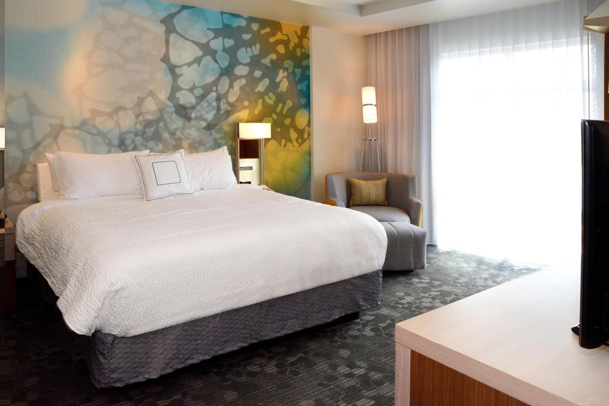 King Room with Bathtub and Sofa Bed - Mobility Access