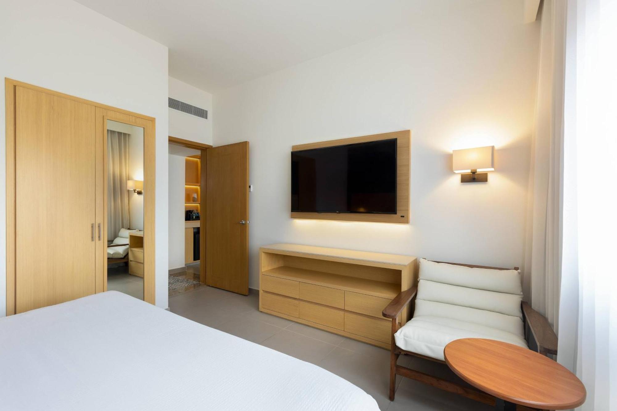 Junior Suite Airport Transfer,1632989828:JPEG