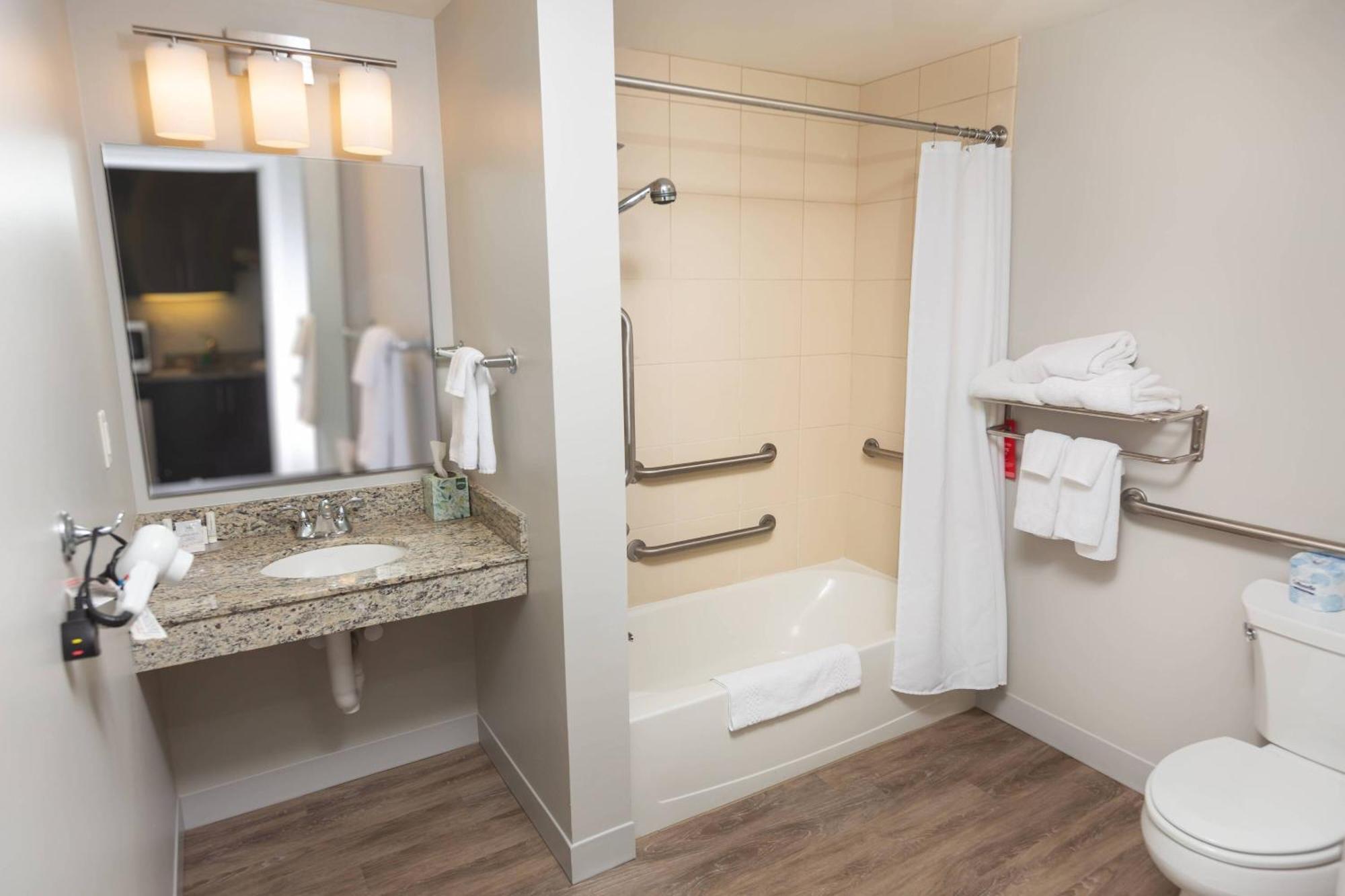 Two-Bedroom Suite,1634426963:JPEG