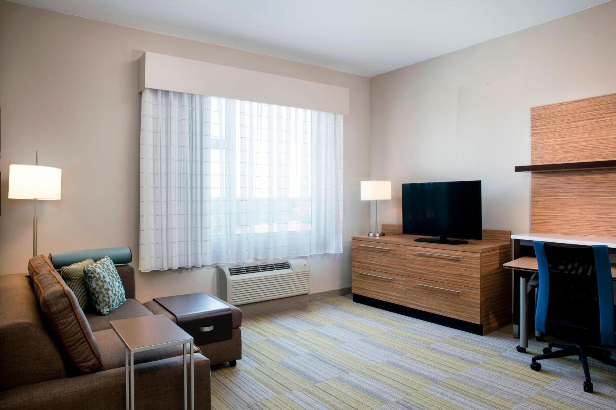 One-Bedroom King Suite