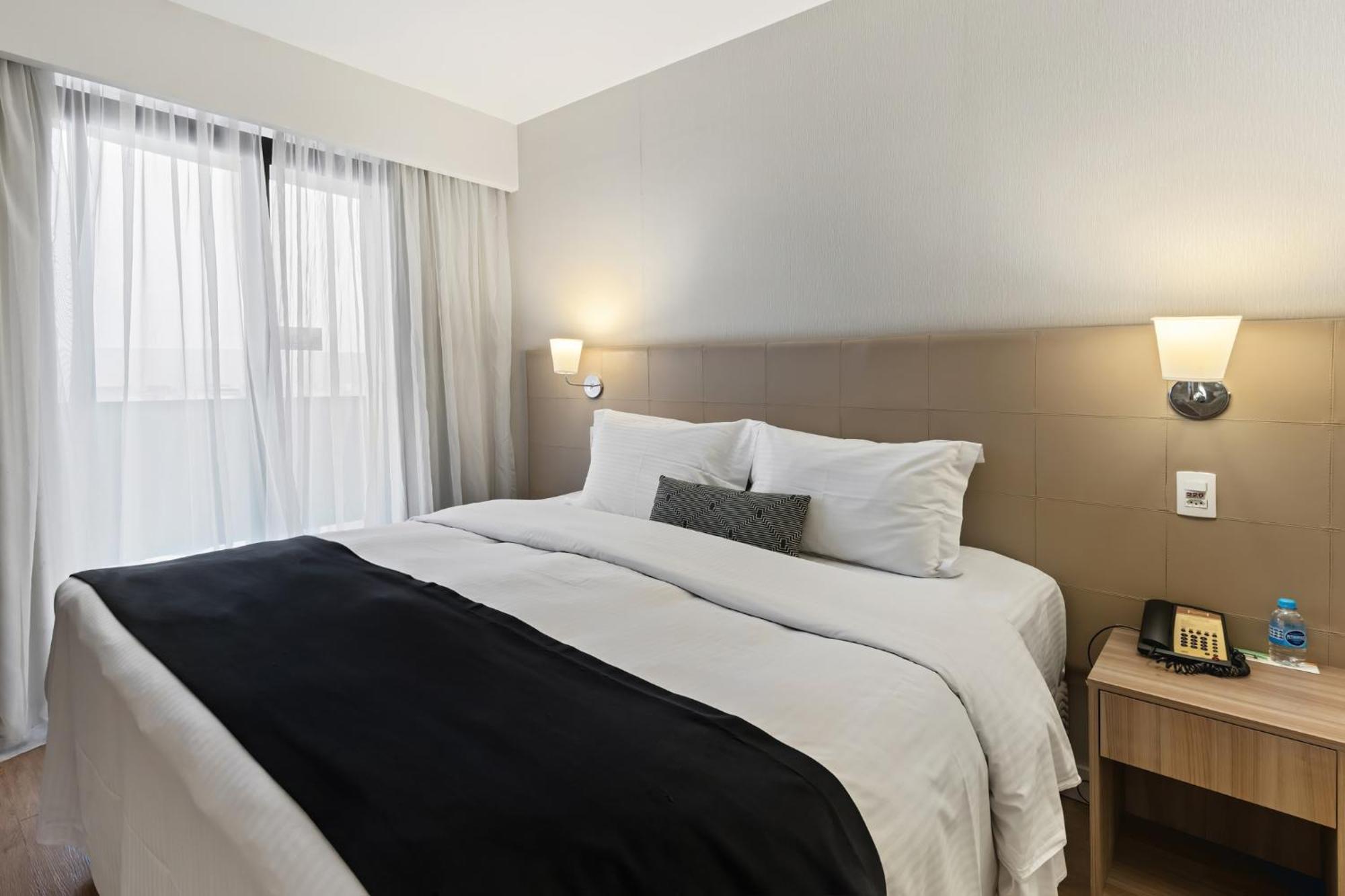 Two-Bedroom King Suite Two Twin Beds One Chair Bed,1636010426:JPEG