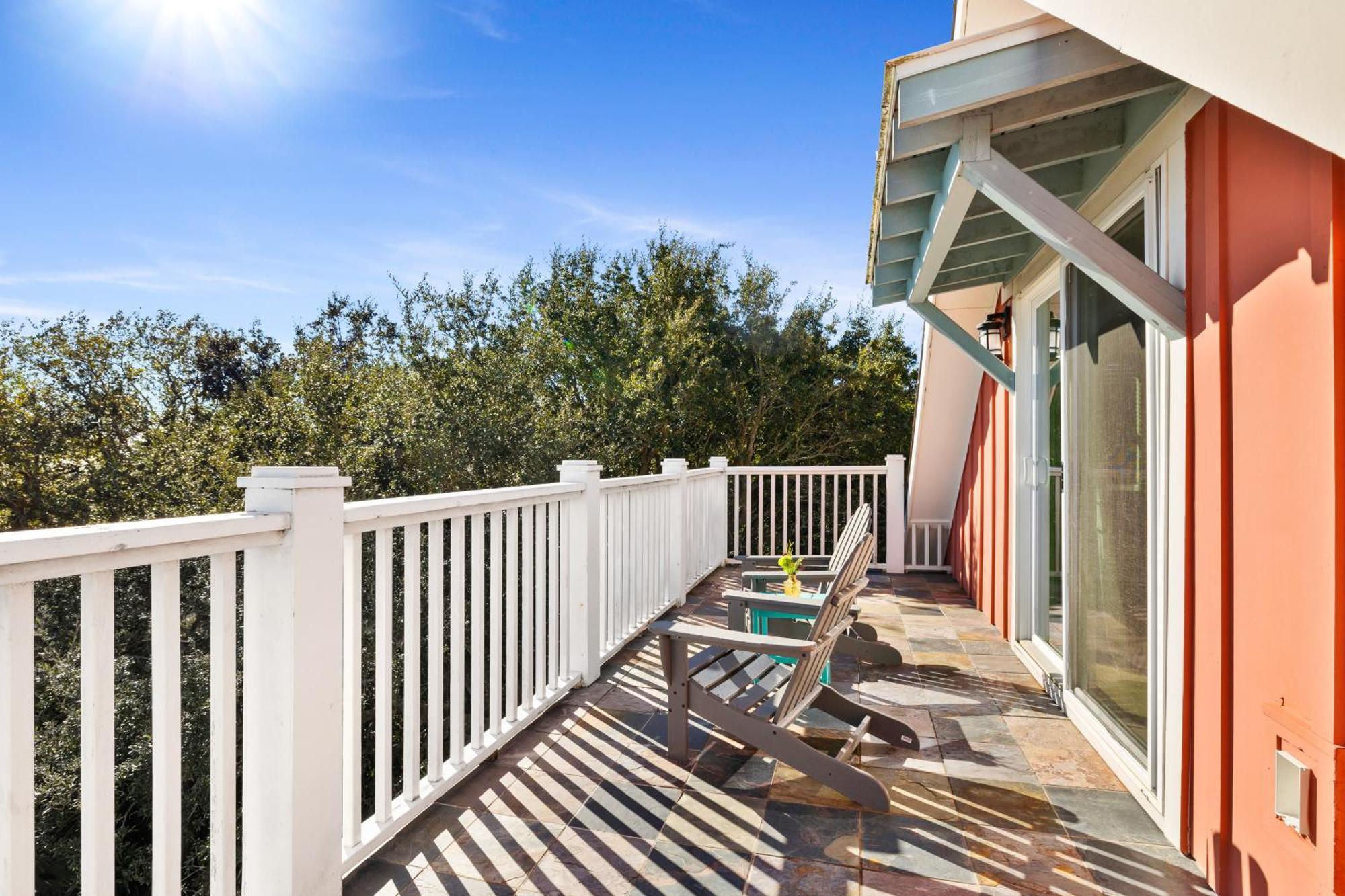 Top Floor King Suite with Ocean View