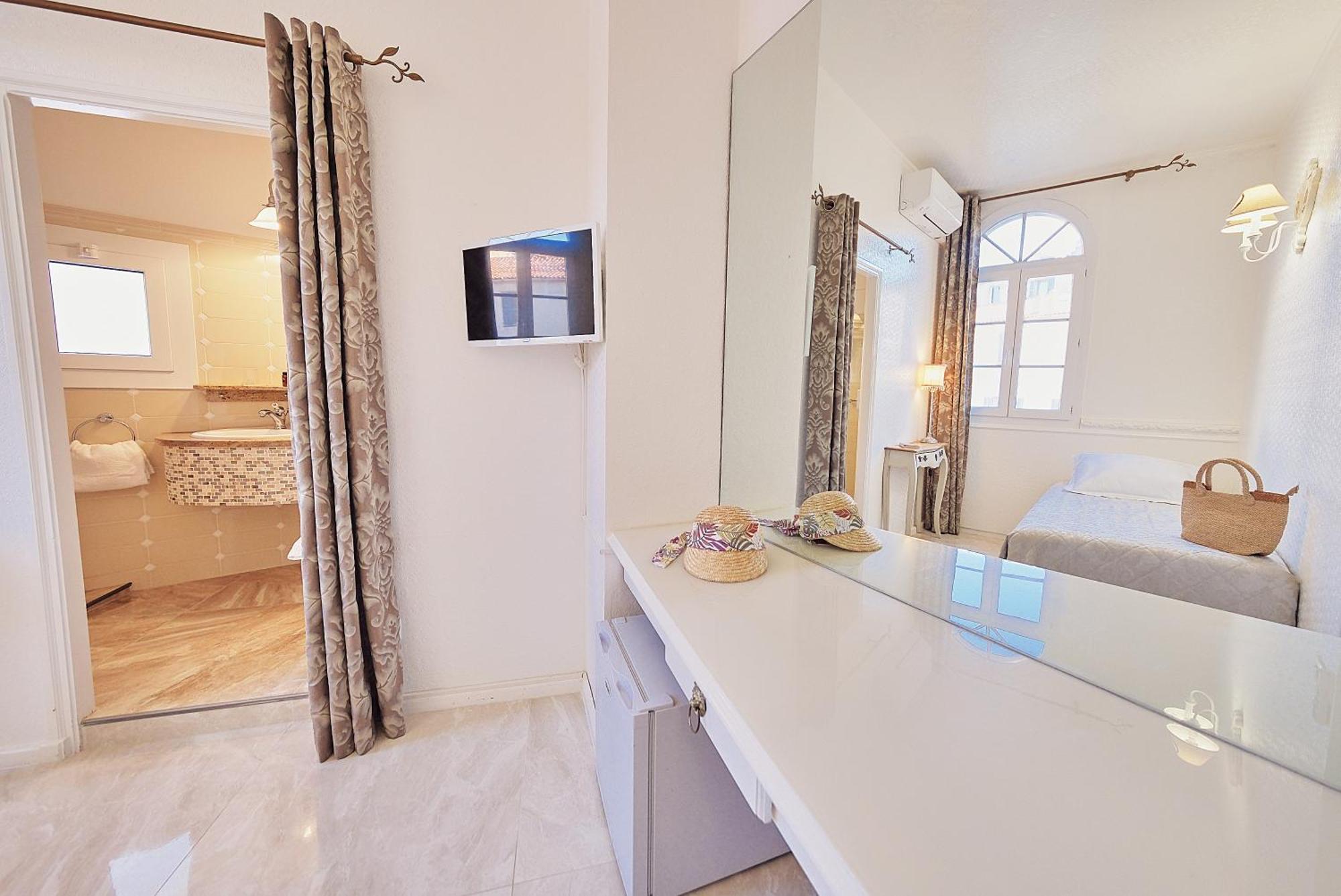 Chambre Simple avec Salle de Bains