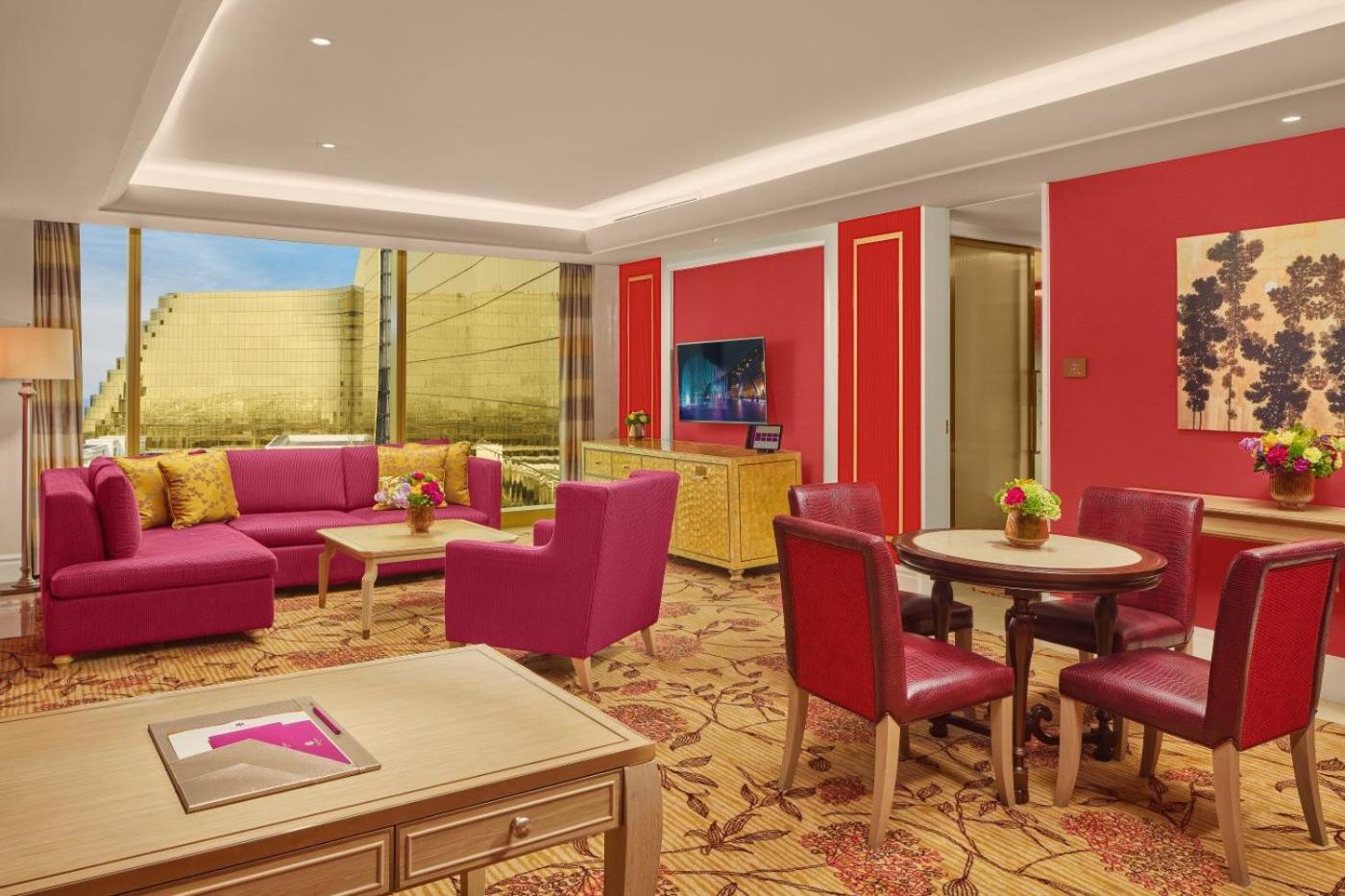 Premium King Suite
