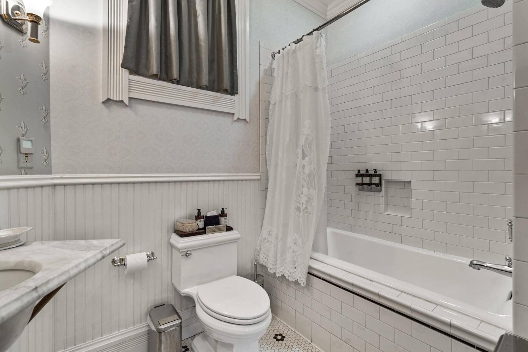 Luxury Two-Bedroom Apartment
