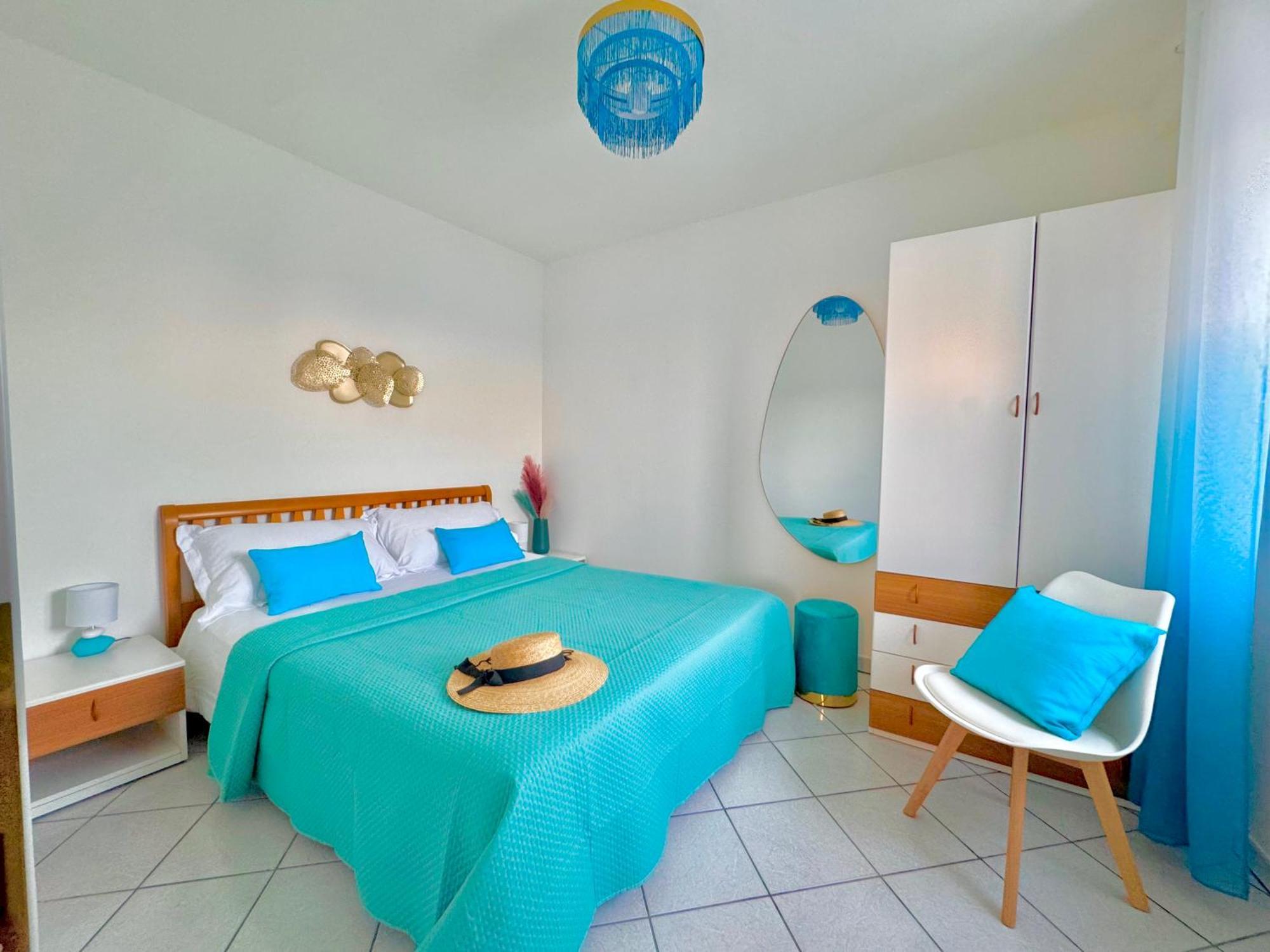 Appartamento con 2 Camere da Letto, Terrazza e Vista Mare