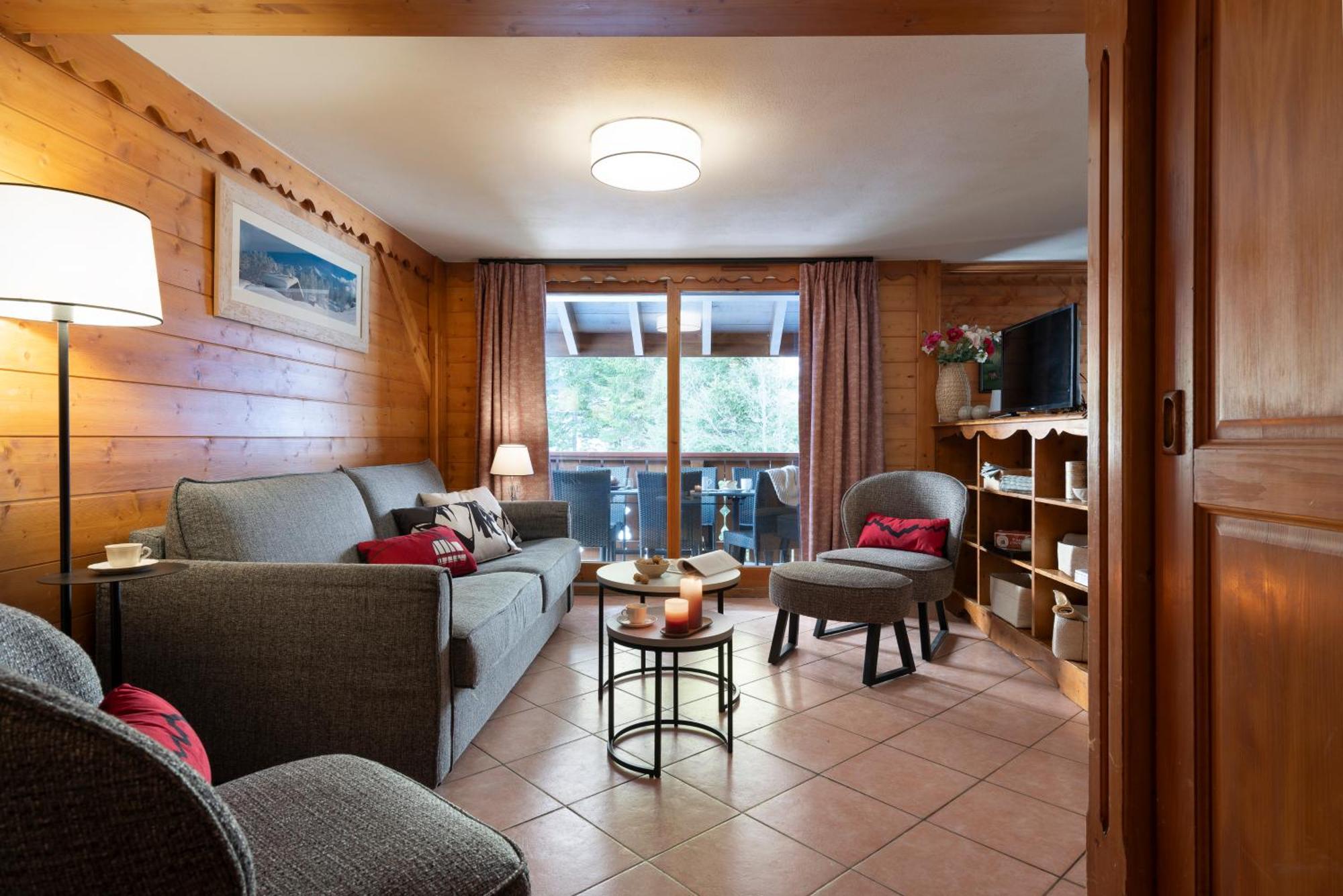 Superior Three-Bedroom Duplex Apartment (7 People),1642317698:JPEG
