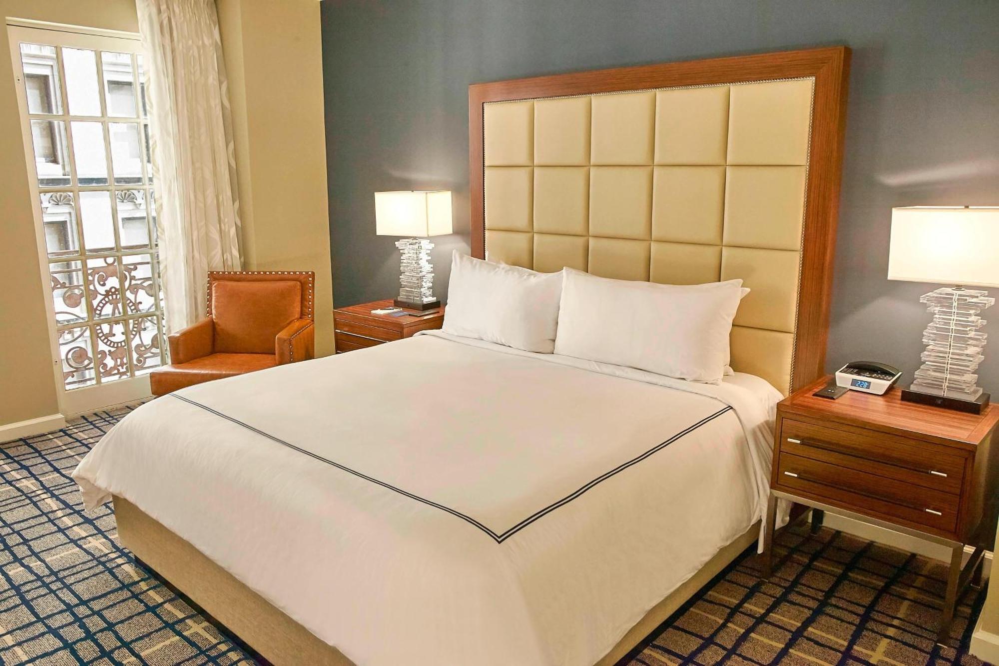 Deluxe Guest room 1 King Bed,1643138541:JPEG