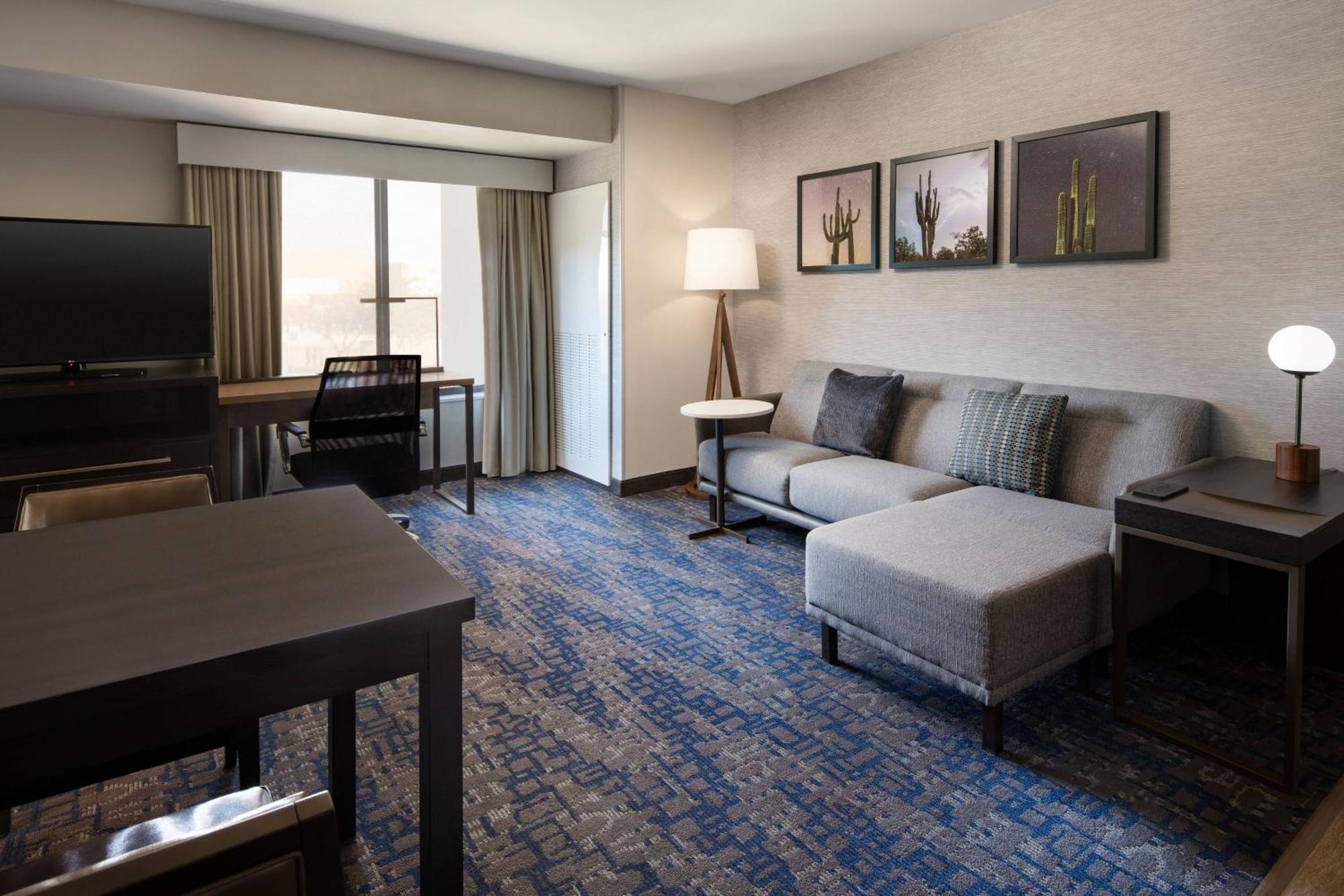 One-Bedroom Queen/Queen Suite