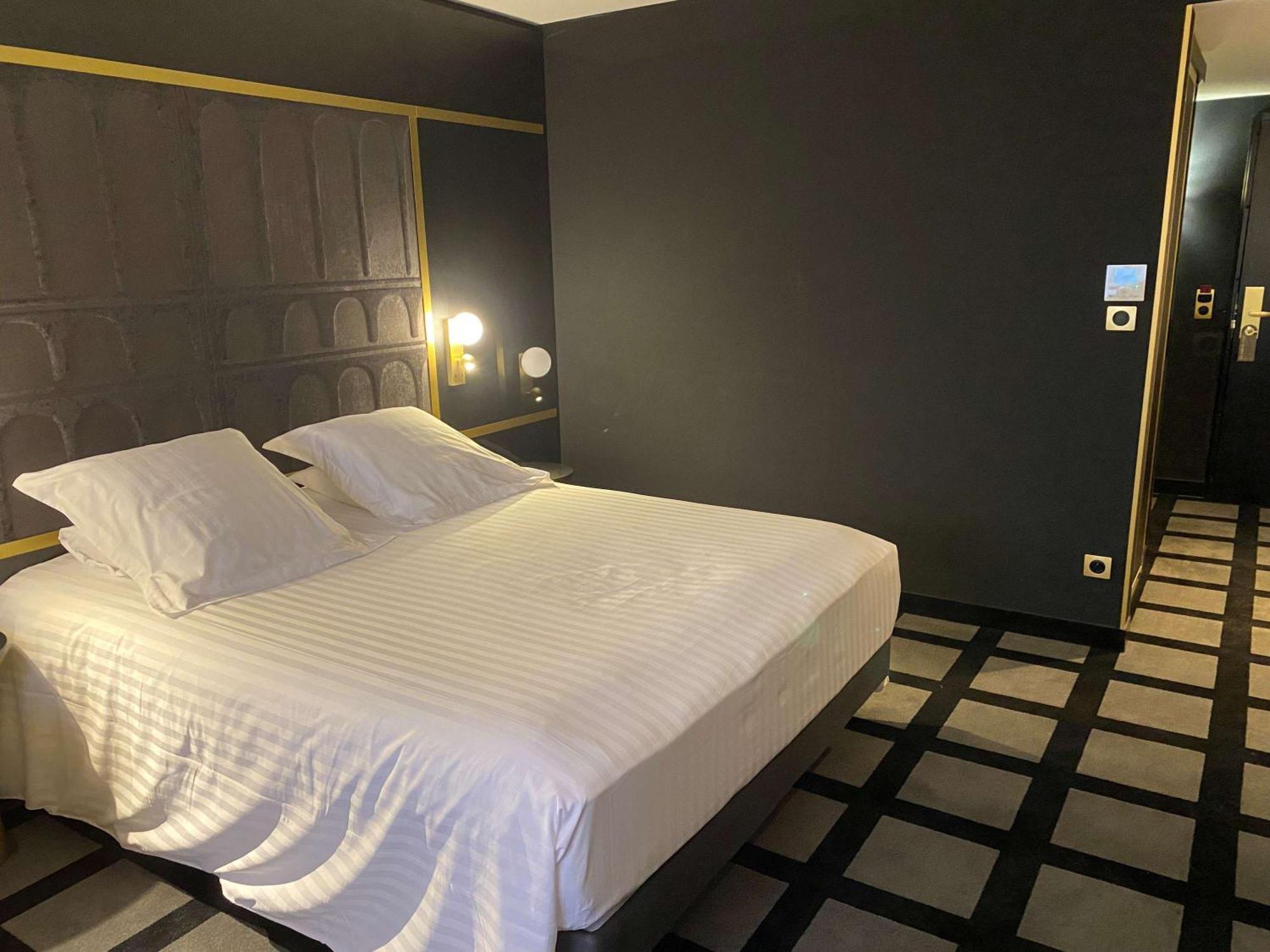 Superior Room with Pool View,1648891638:JPEG