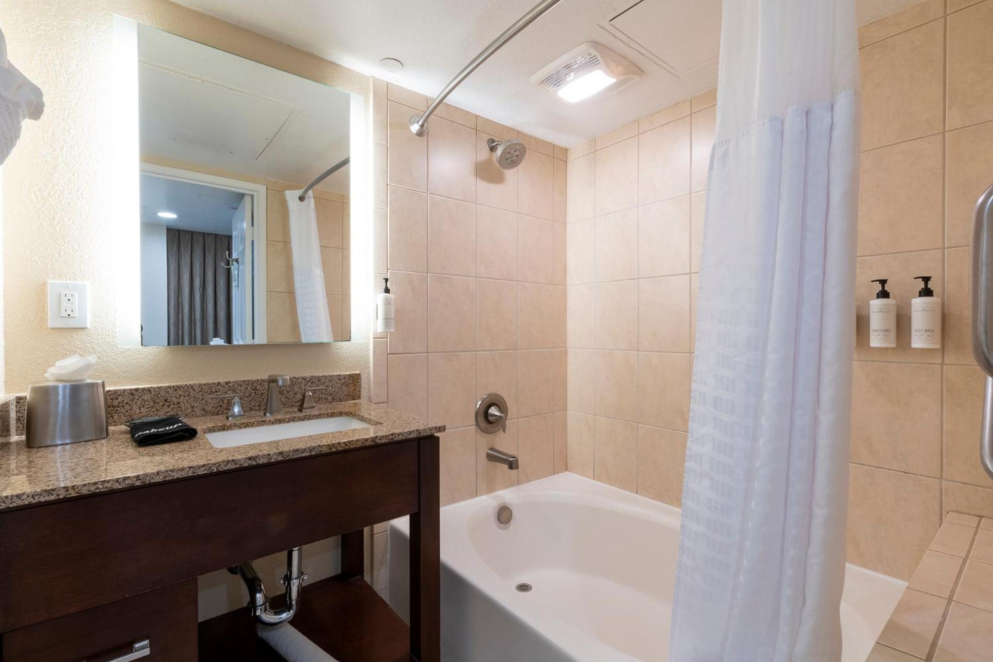 Two-Bedroom Suite,1644412324:JPEG
