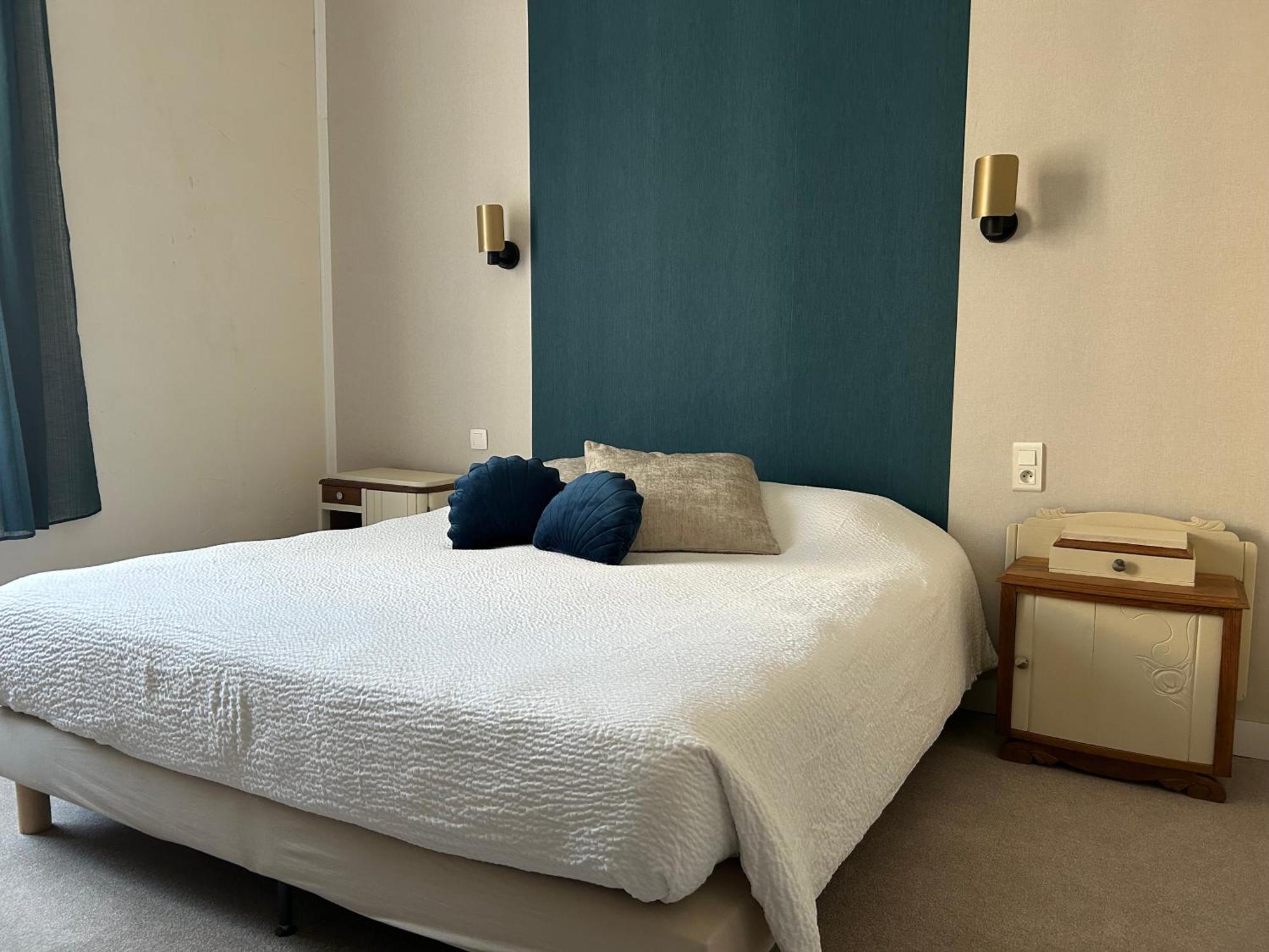 Superior King Room,1644447494:JPEG