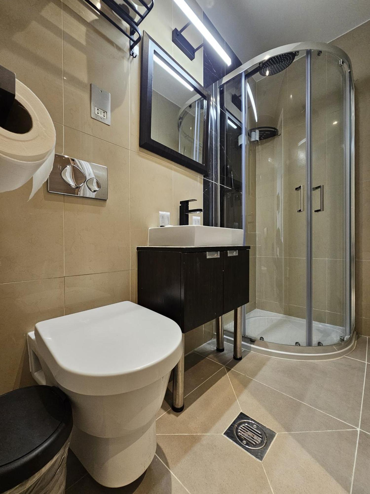 Superior Single Room,1645010126:JPEG