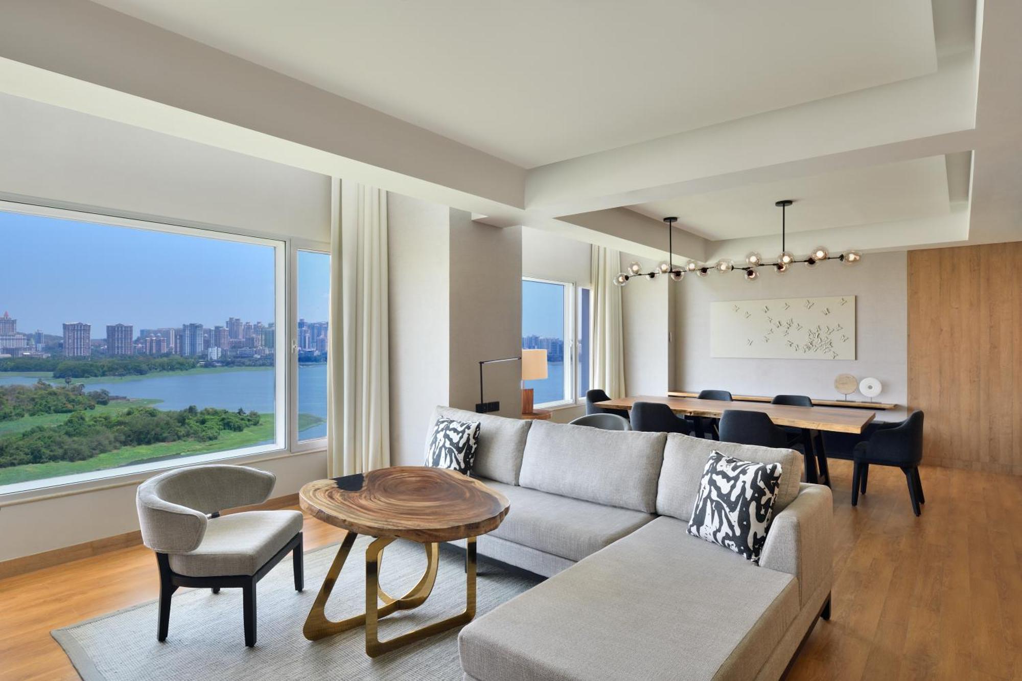 Westin Suite, 1 Bedroom Suite, 1 King, Lake view