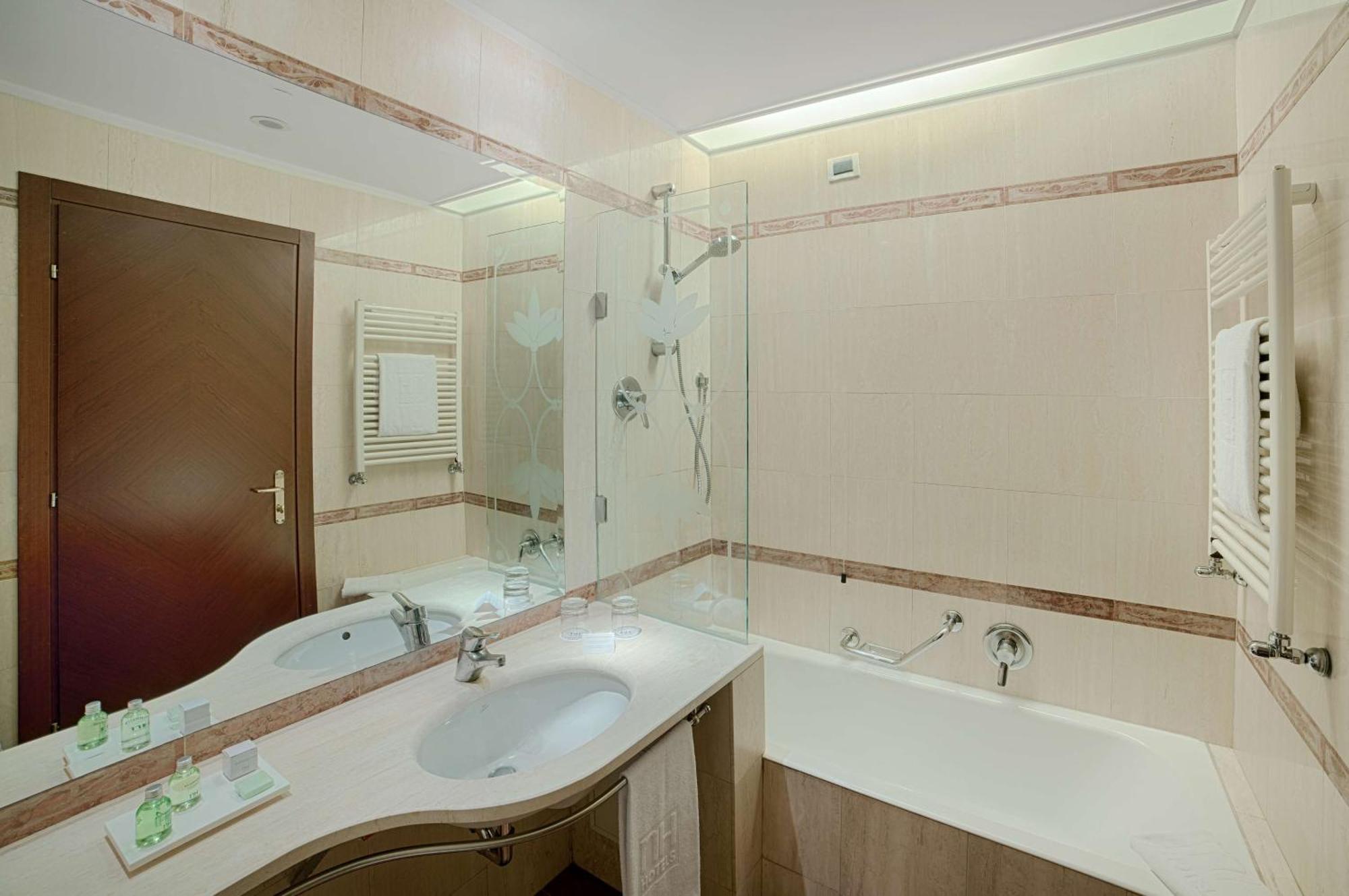 Quarto Superior XL com Cama de Casal ou 2 de Solteiro