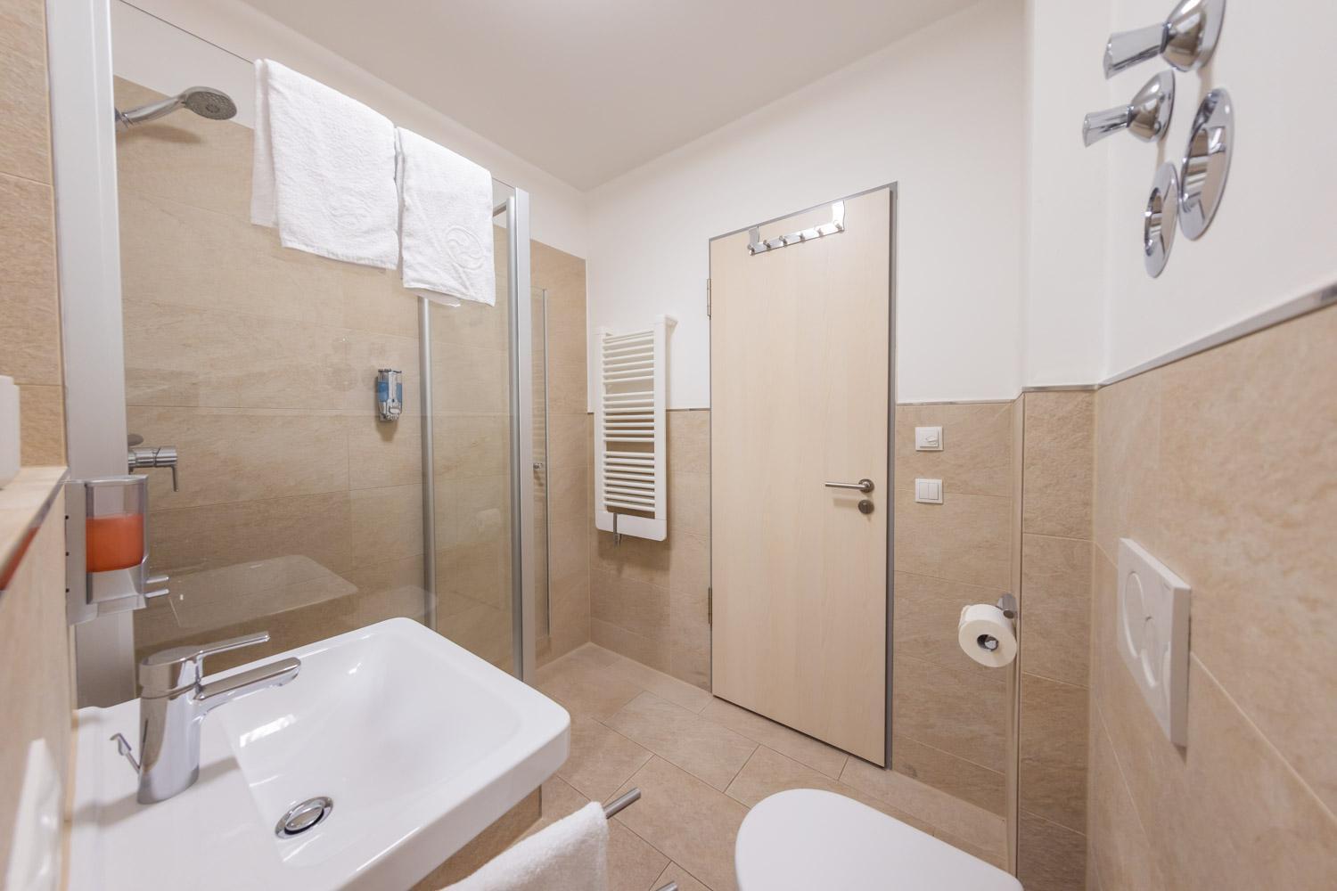 Deluxe Double Room,1645676978:JPEG