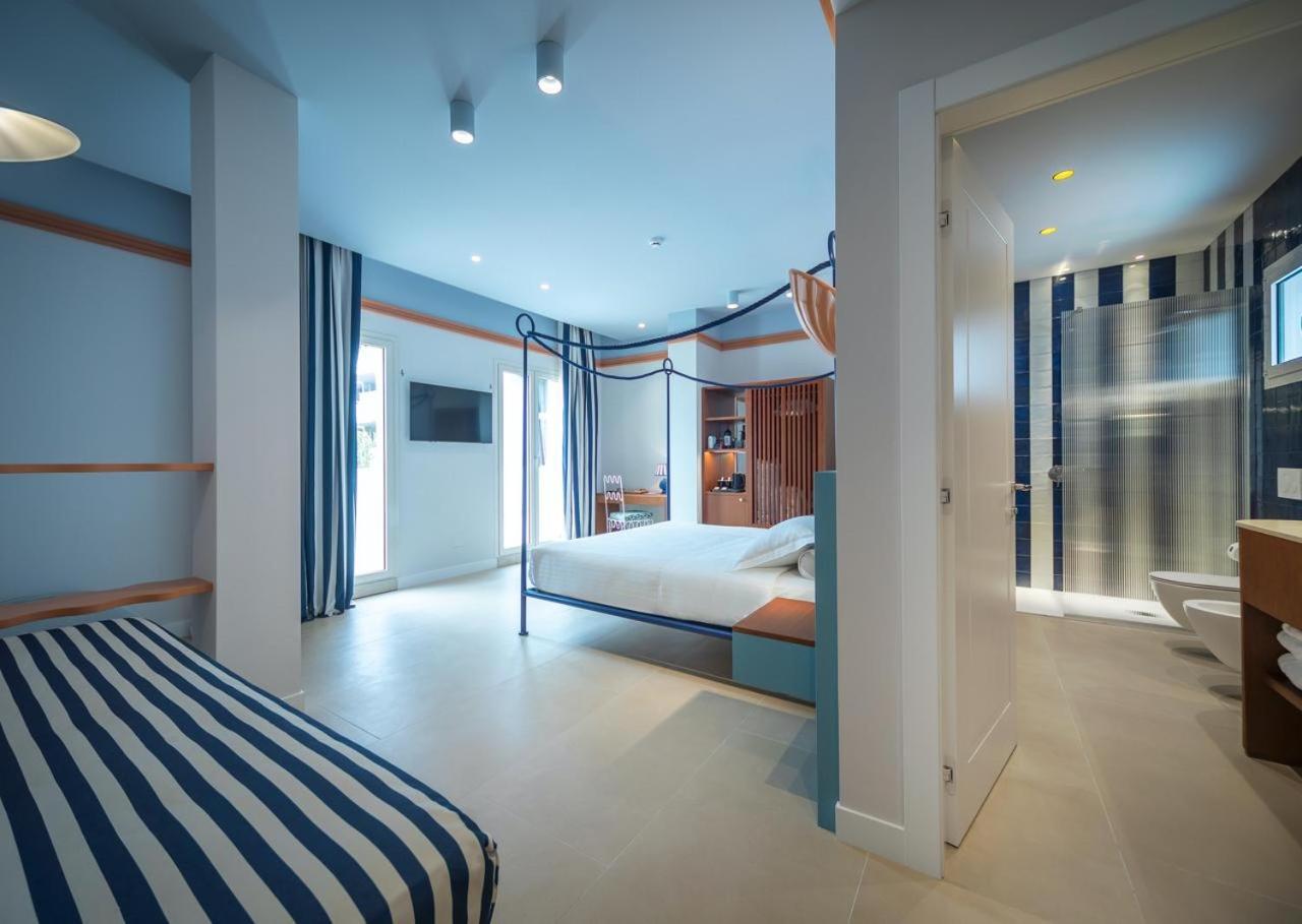 Familiensuite mit Balkon