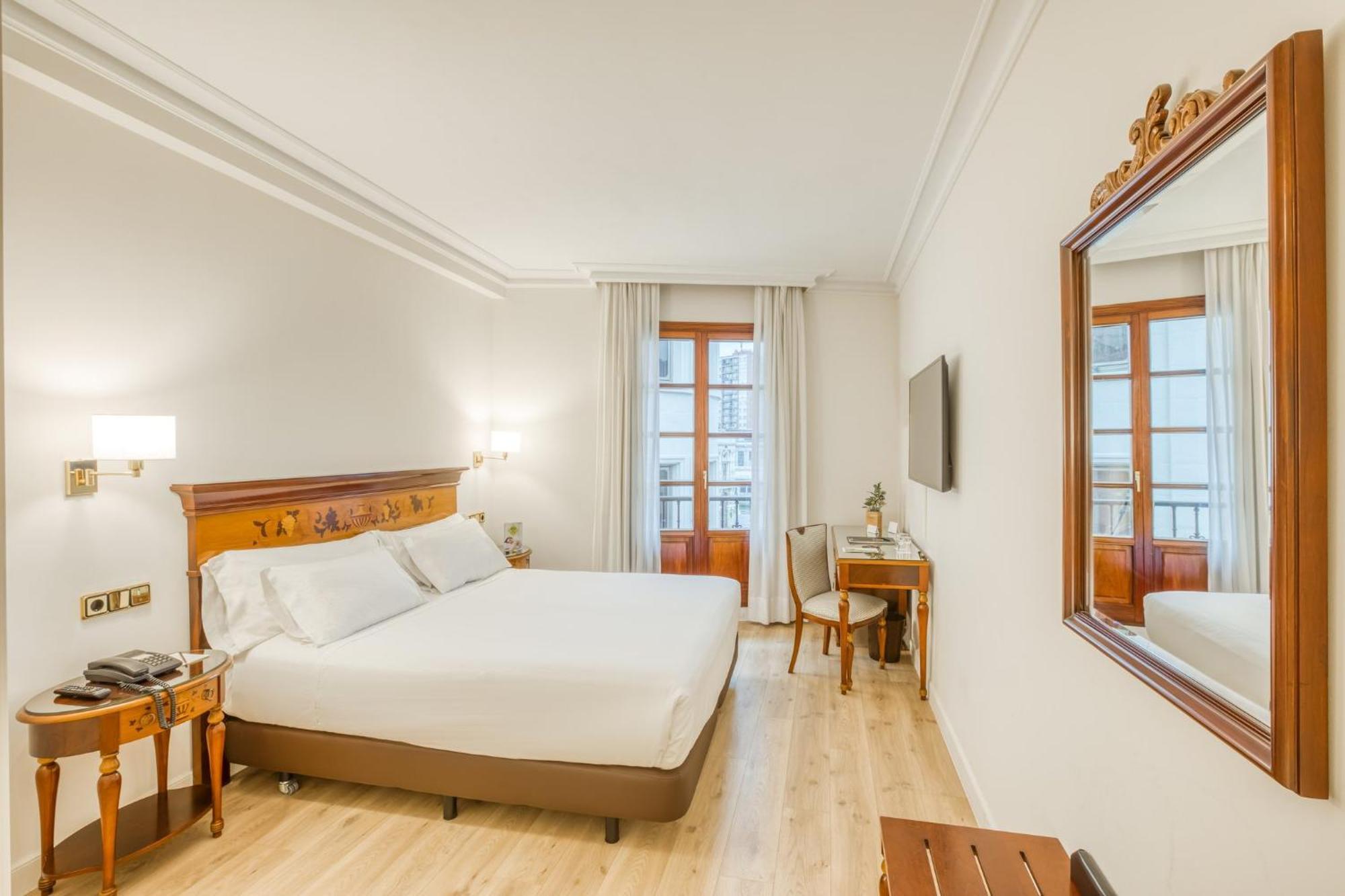 Habitación Clásica con vistas a la ciudad - 1 cama doble