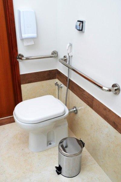 Quarto com 2 Camas de Solteiro - Acesso para Hóspedes com Mobilidade Reduzida