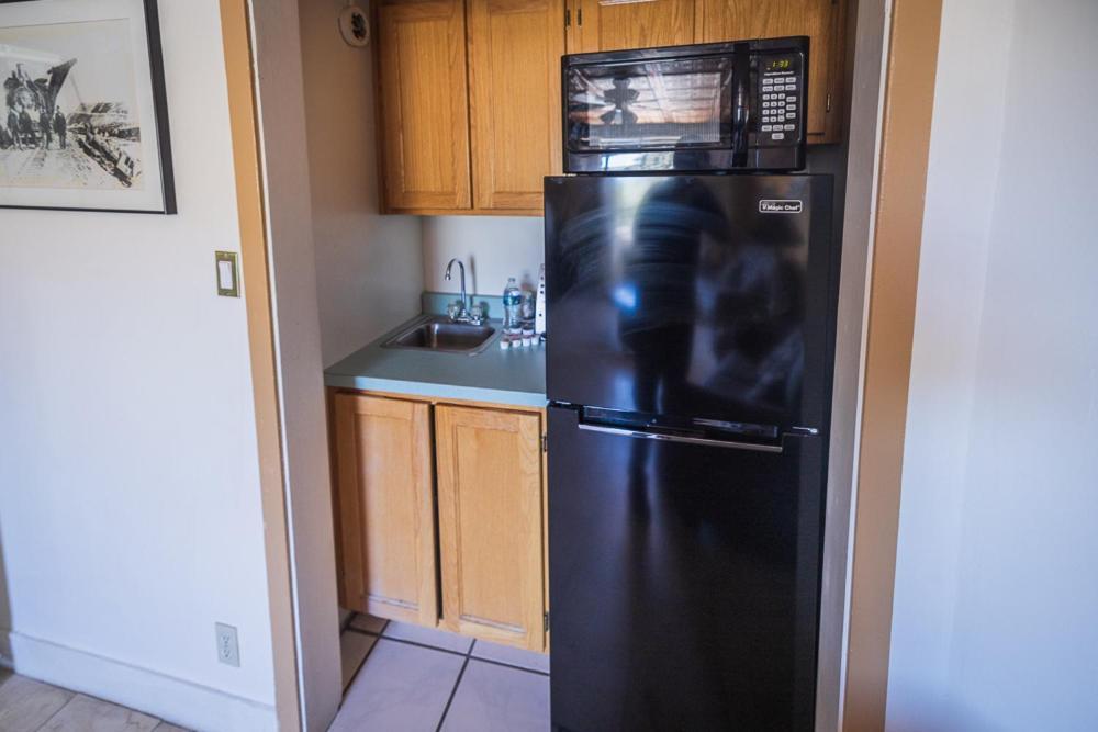 Deluxe Queen Suite