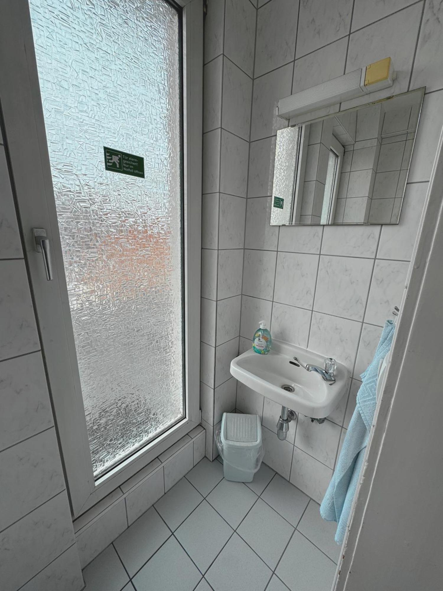 Einzelzimmer mit Gemeinschafts-WC
