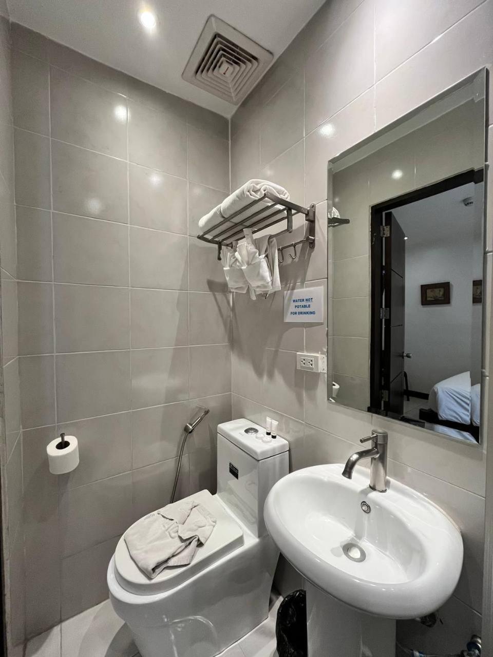 N25 Deluxe Room