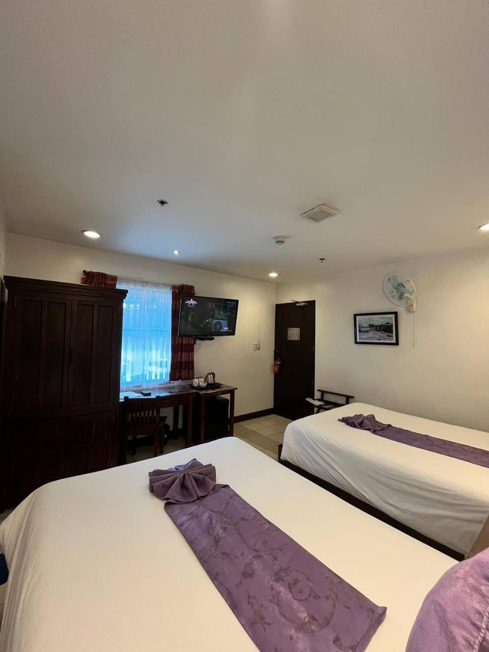 N22 Deluxe Room