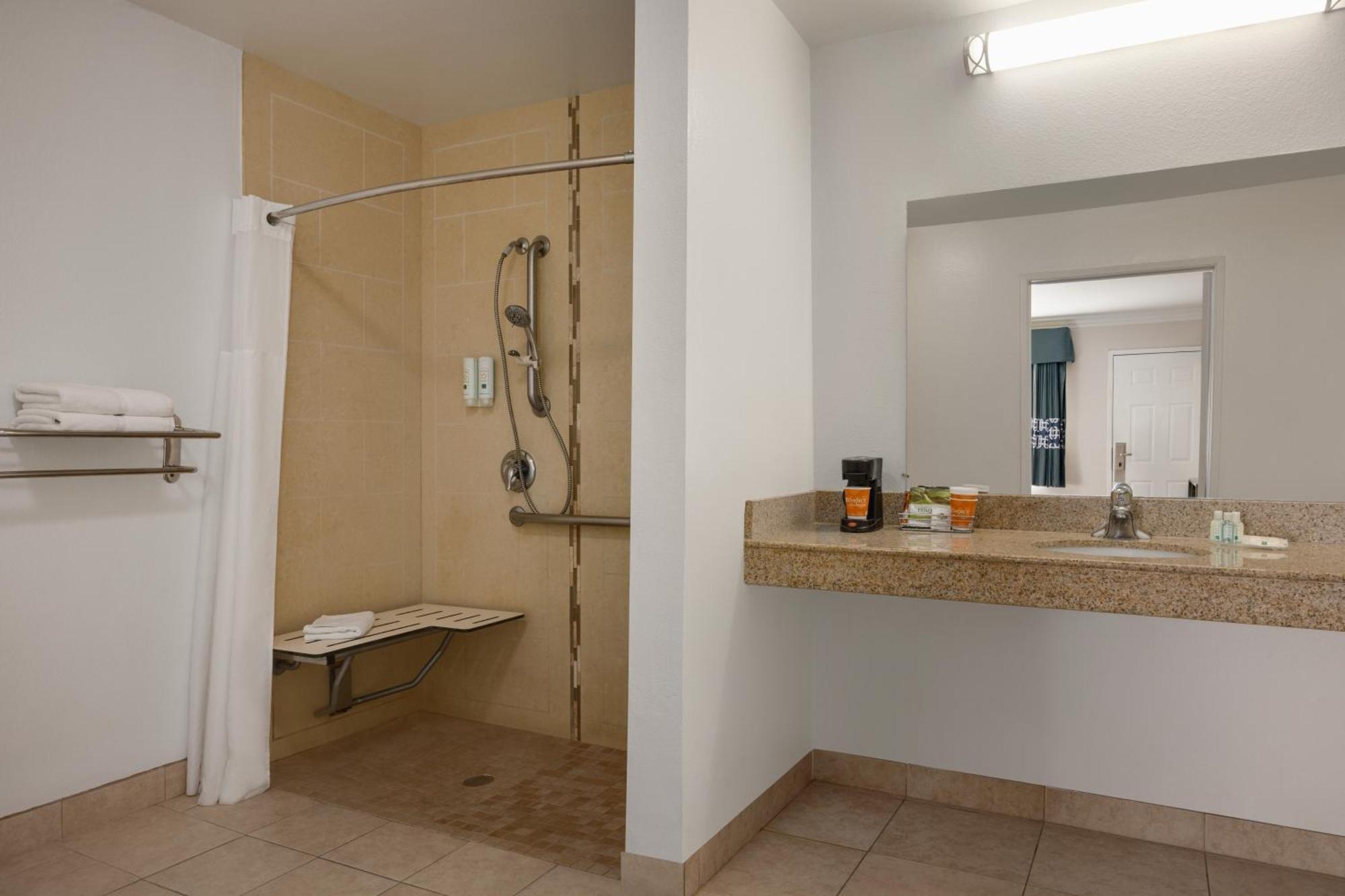 Standard Queen Room with Roll-In Shower - Accessible/Non-Smoking