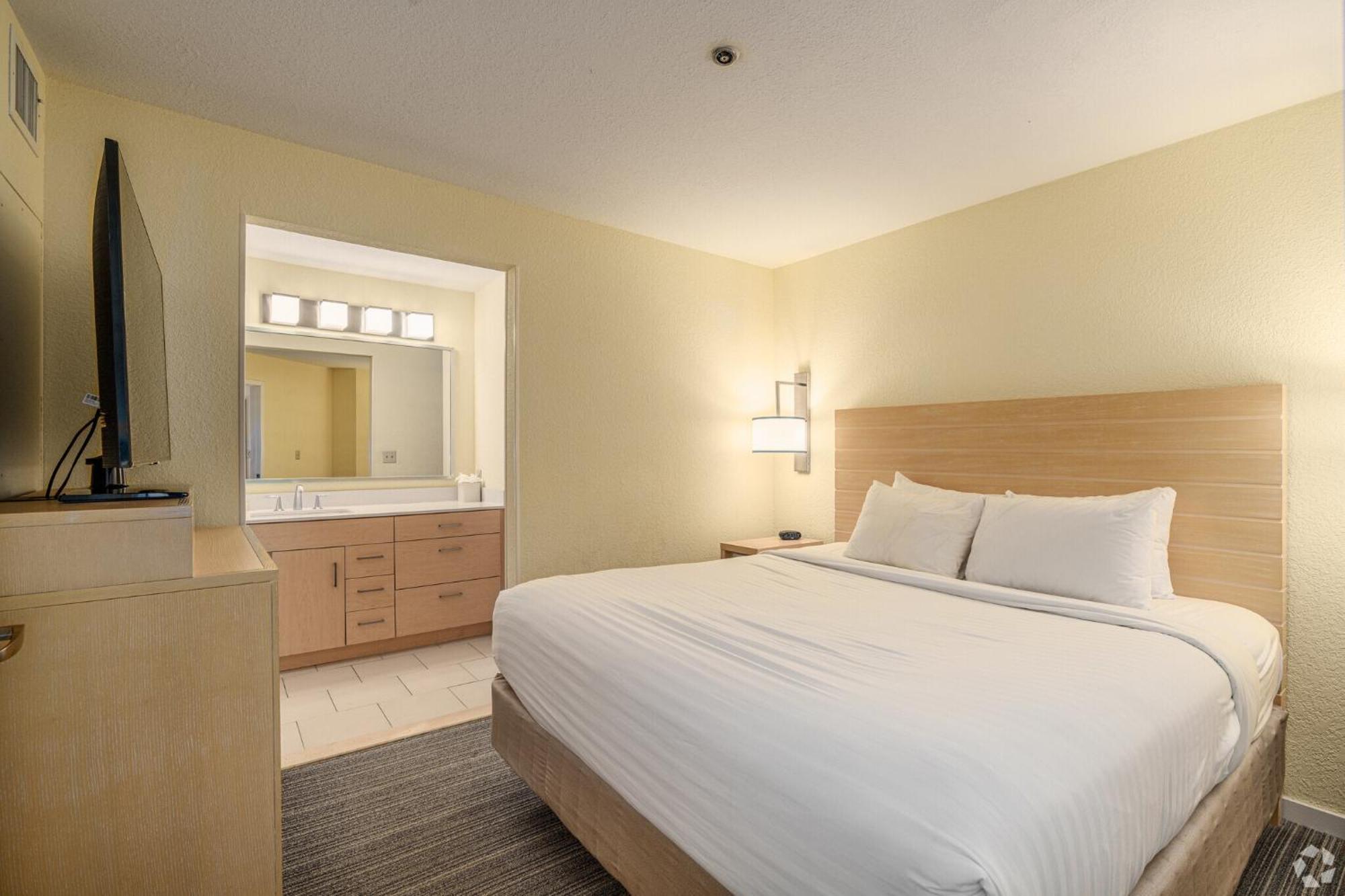 One Bedroom King Suite