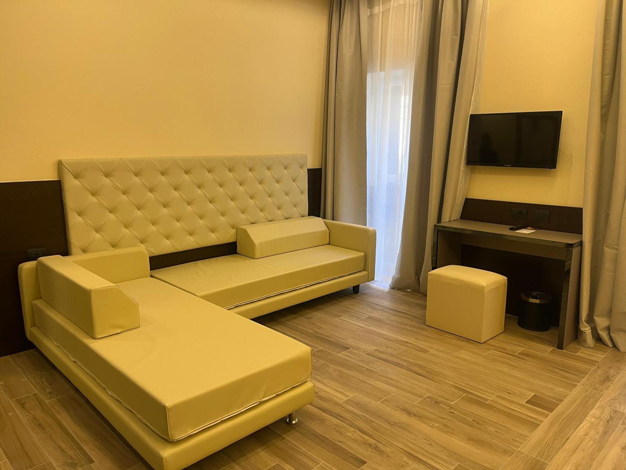 Junior Suite,1649877209:JPEG