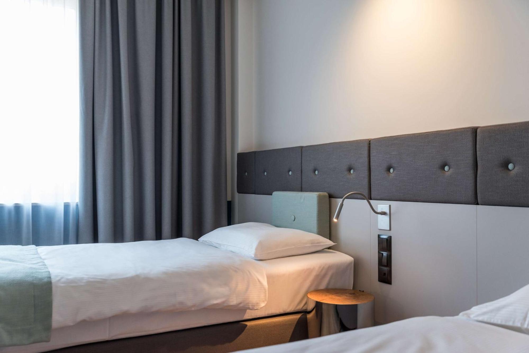 Tweepersoonskamer met 2 Aparte Bedden