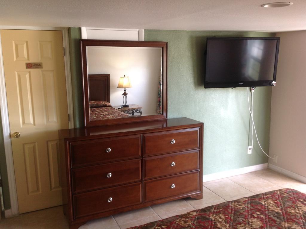 King Room - Non-Smoking