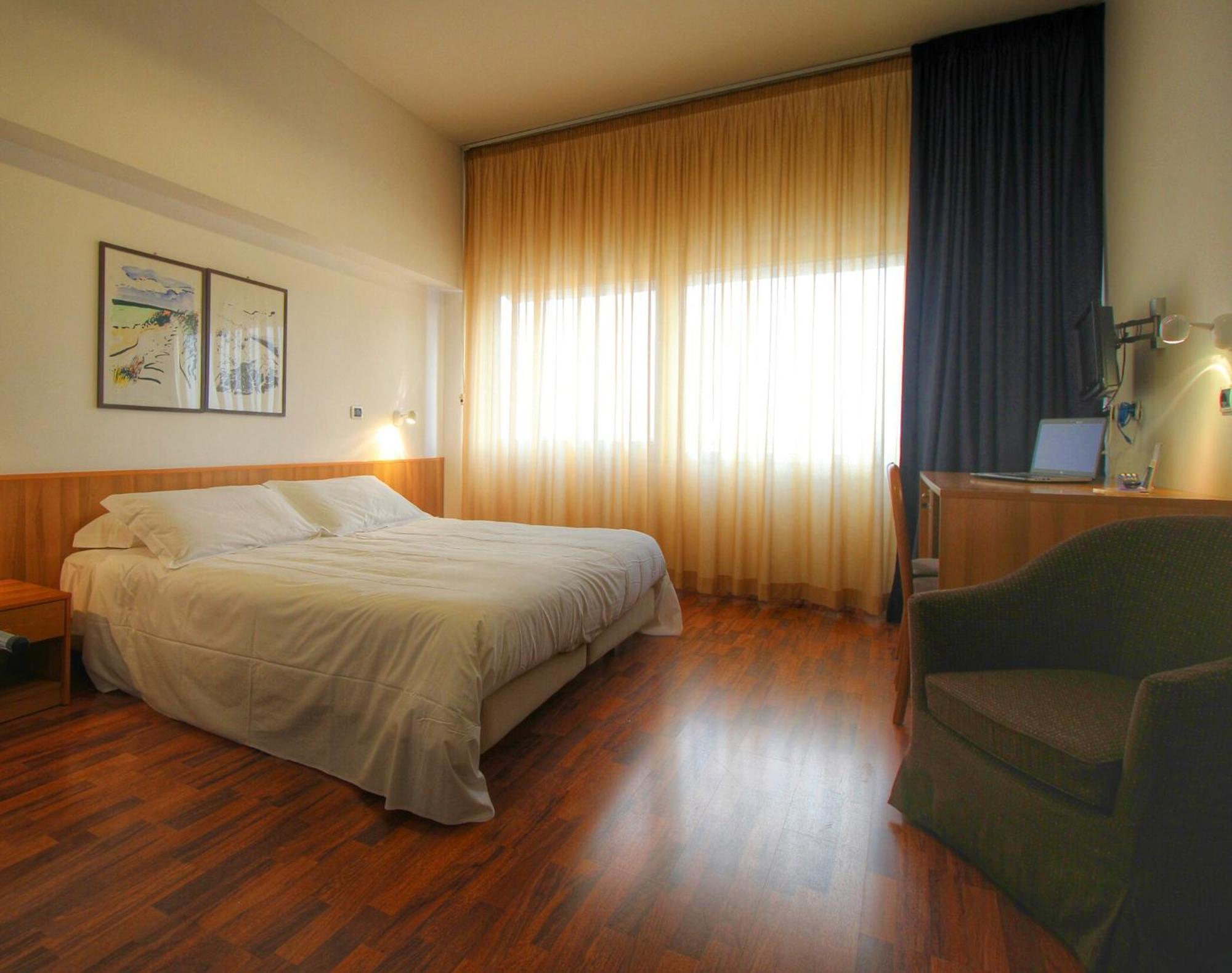 Classic Double or Twin Room,1039890550:JPEG