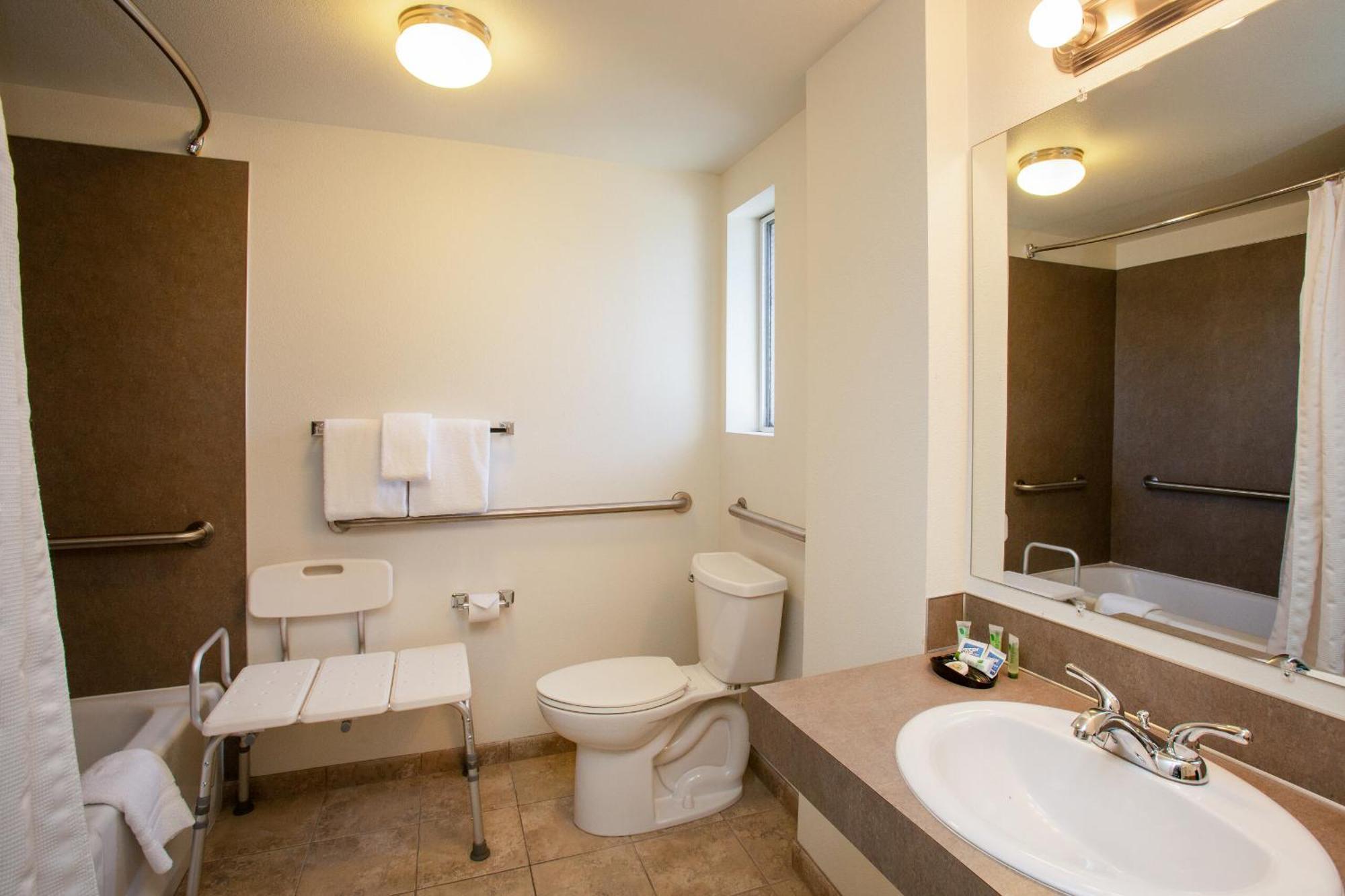 Queen Room - Disability Access