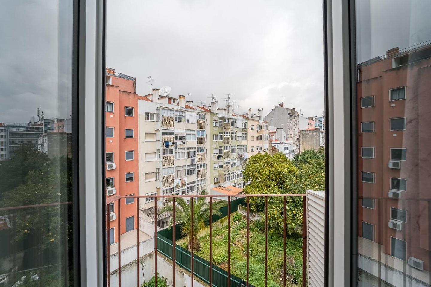 Tweepersoonskamer met 2 Aparte Bedden en Balkon