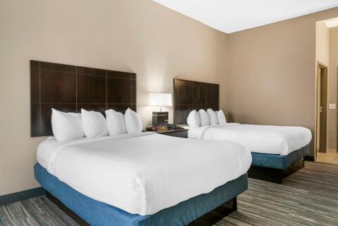 Standard Queen Room with Two Queen Beds - Non Smoking