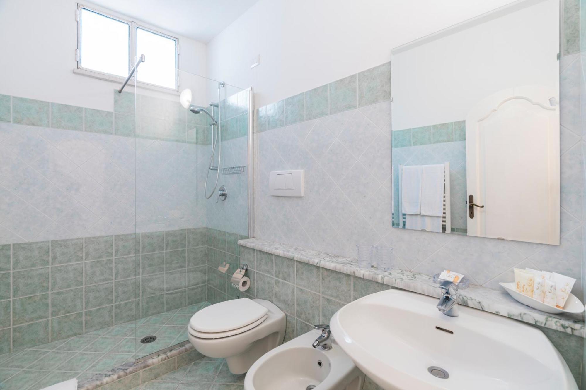 Chambre Double Supérieure avec Balcon - Vue sur Mer