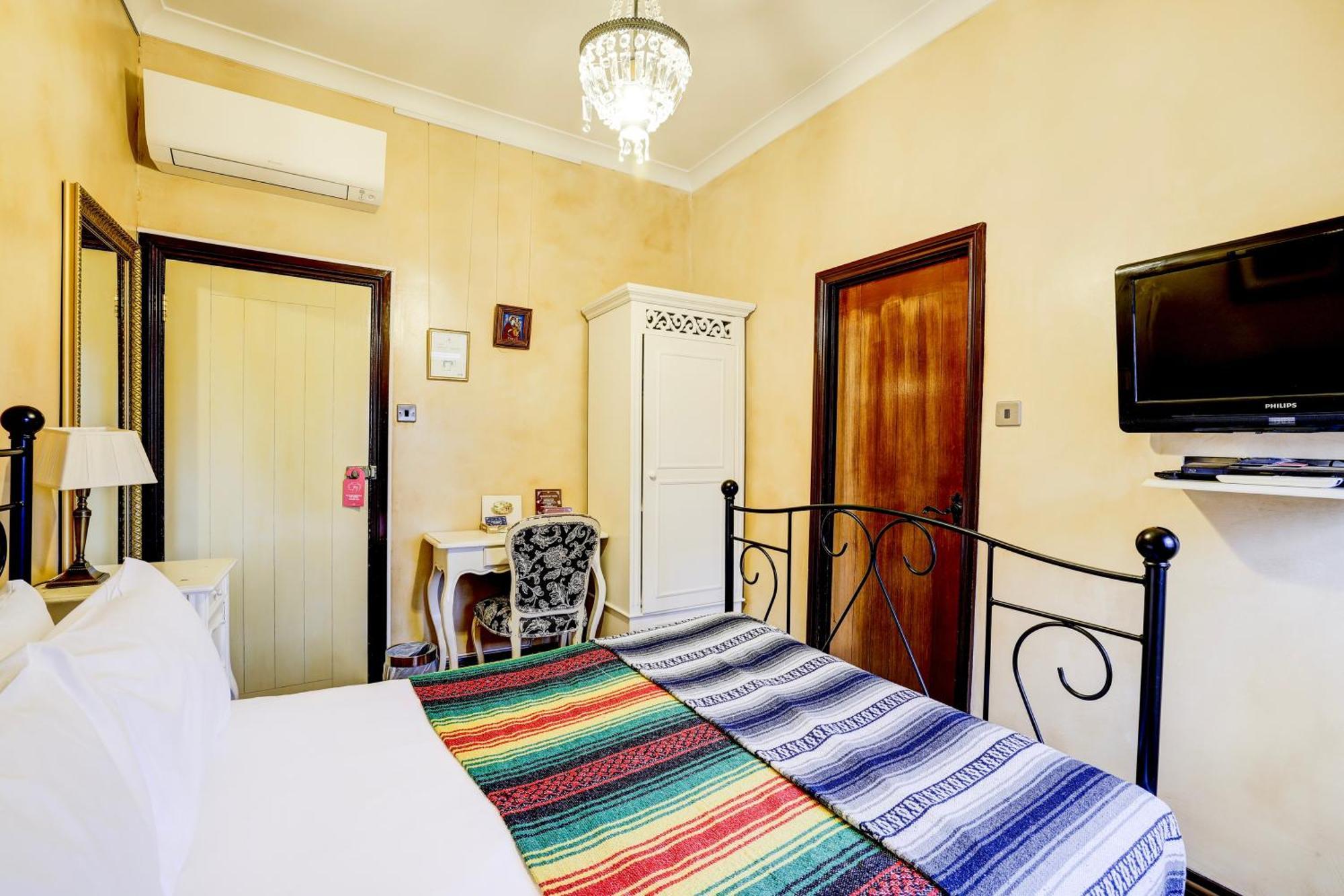 Double Room with Shared Bathroom Facilities,1659456955:JPEG