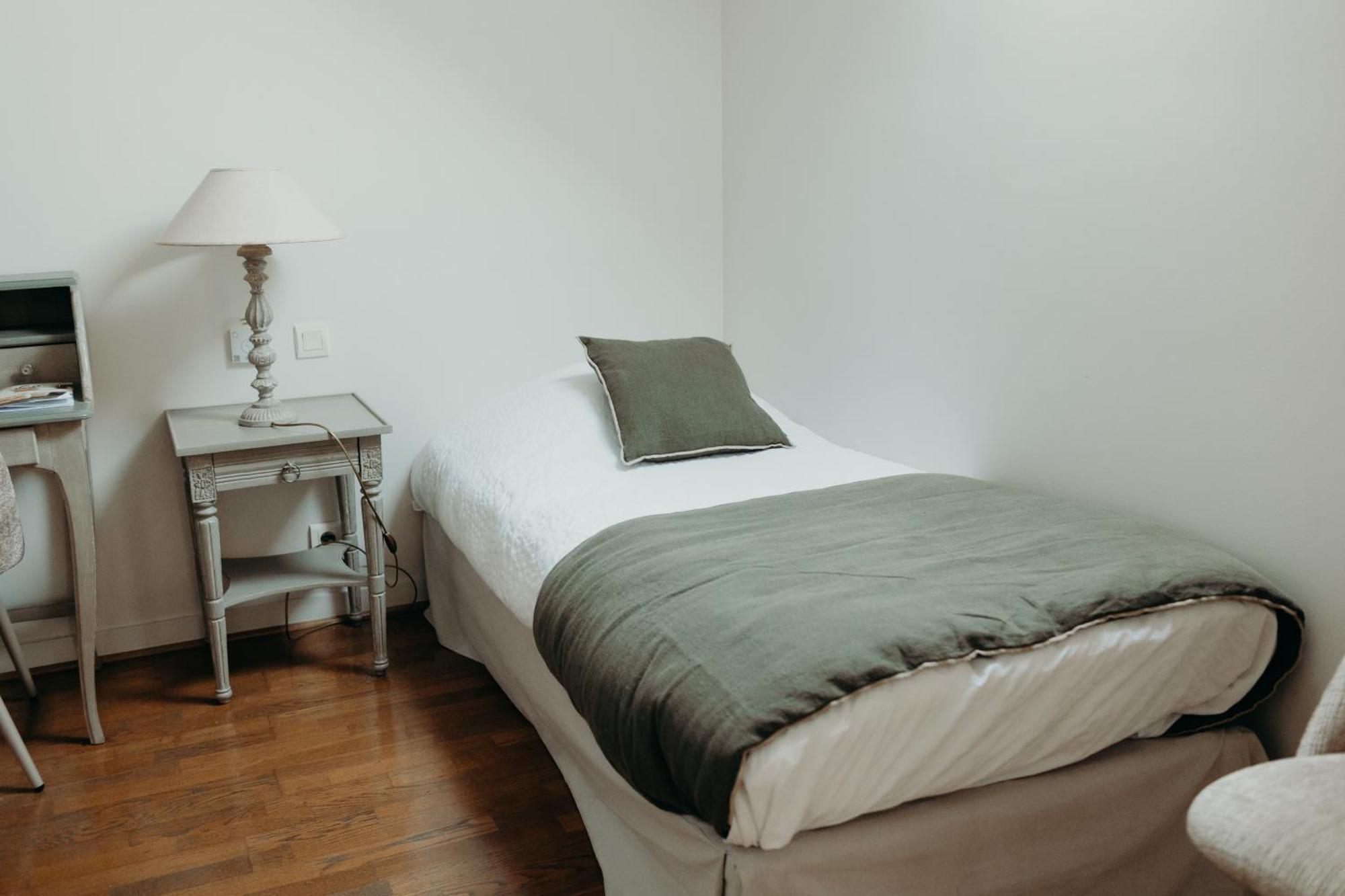 Chambre Triple - Vue sur Rue