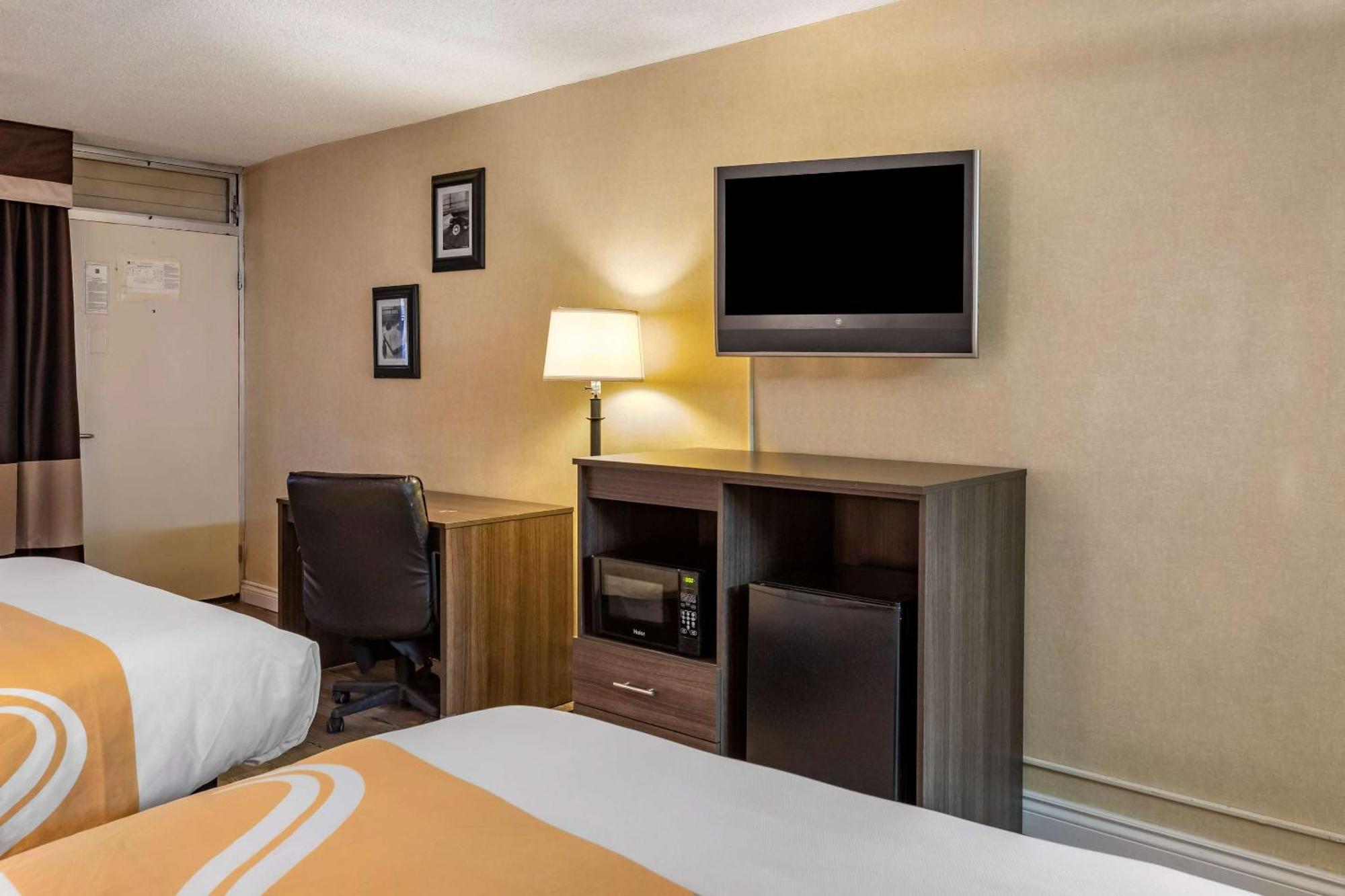 Deluxe Queen Room with Two Queen Beds - Non-Smoking