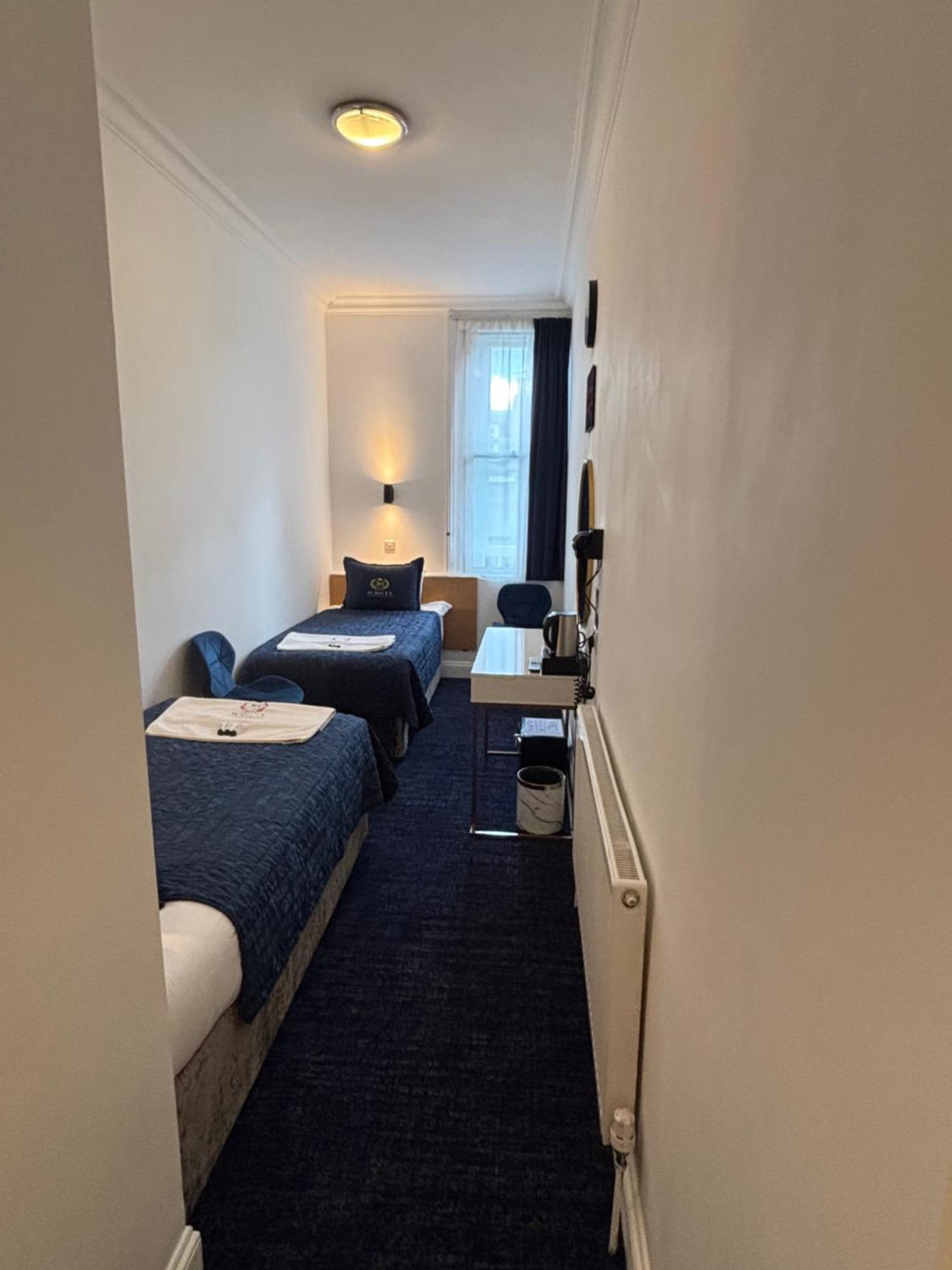 Twin Room,1662974783:JPEG