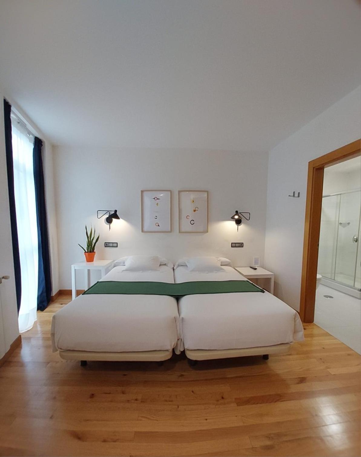 Twin Room,1662976088:JPEG