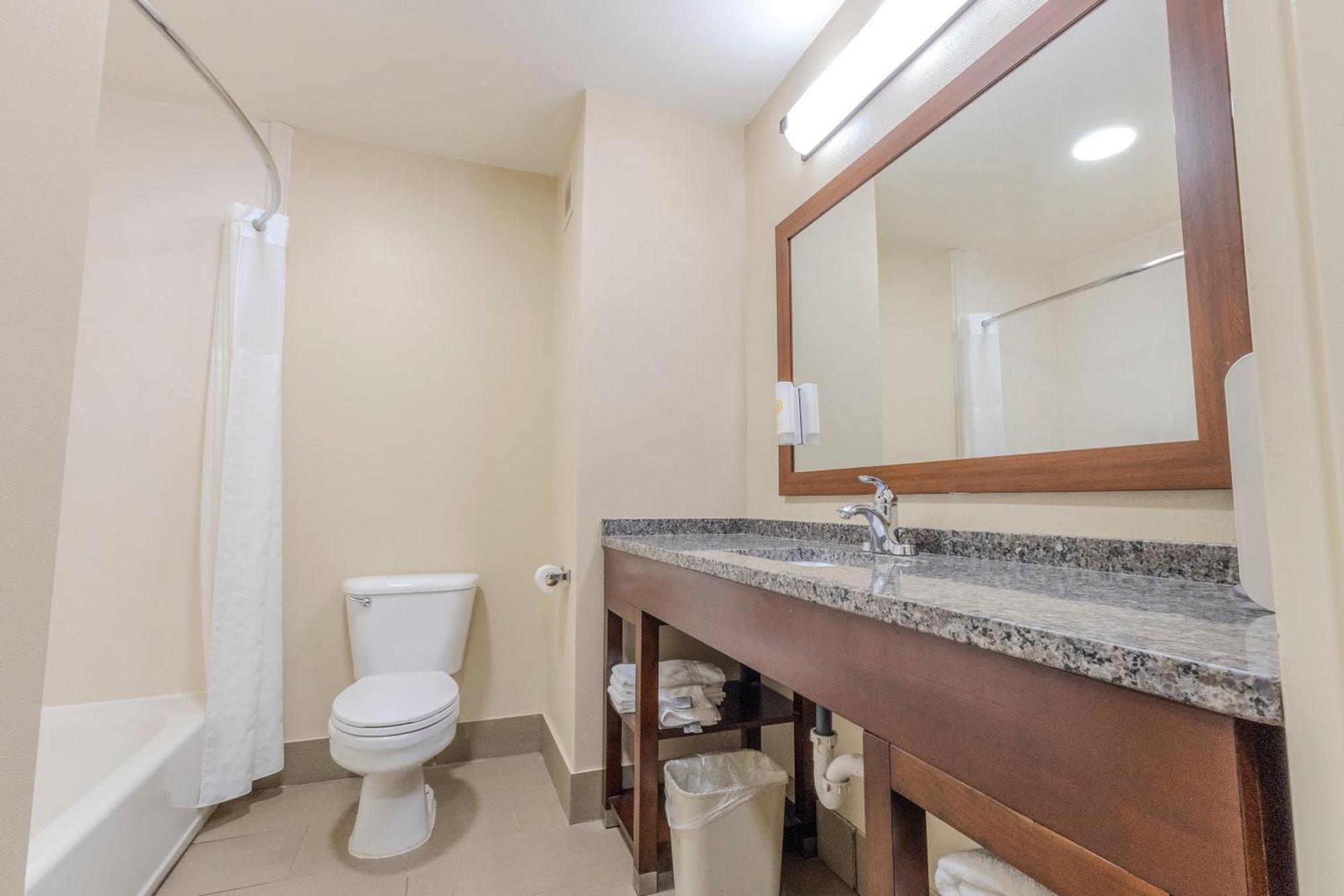 Queen Room with Two Queen Beds - Accessible/Non-Smoking