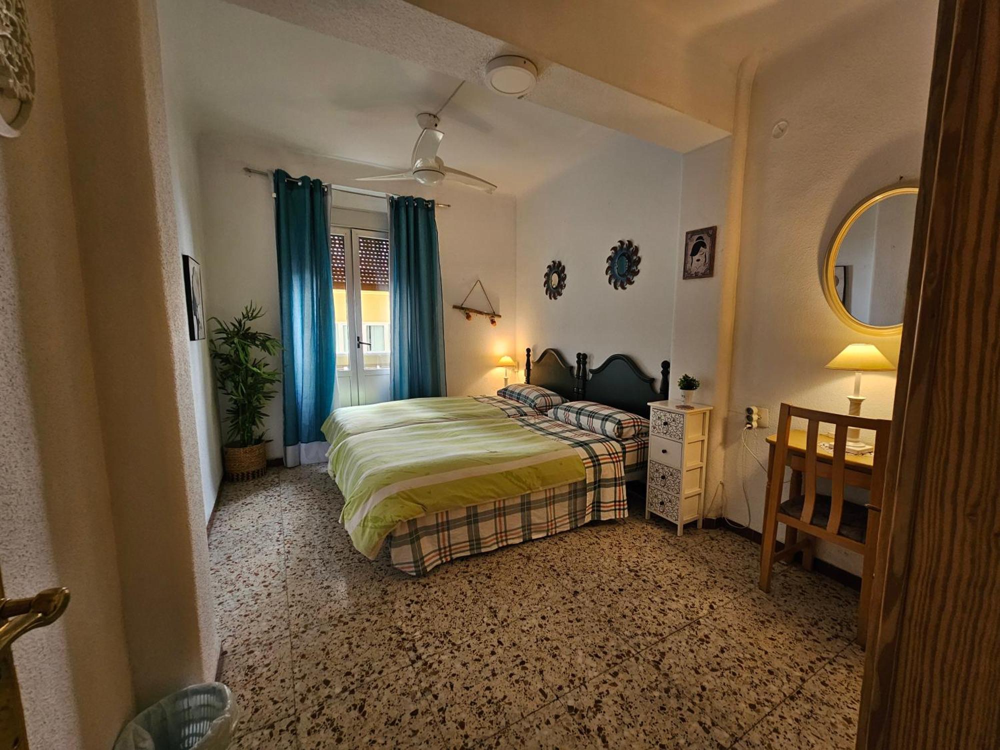 Grote Kamer met 2 Bedden