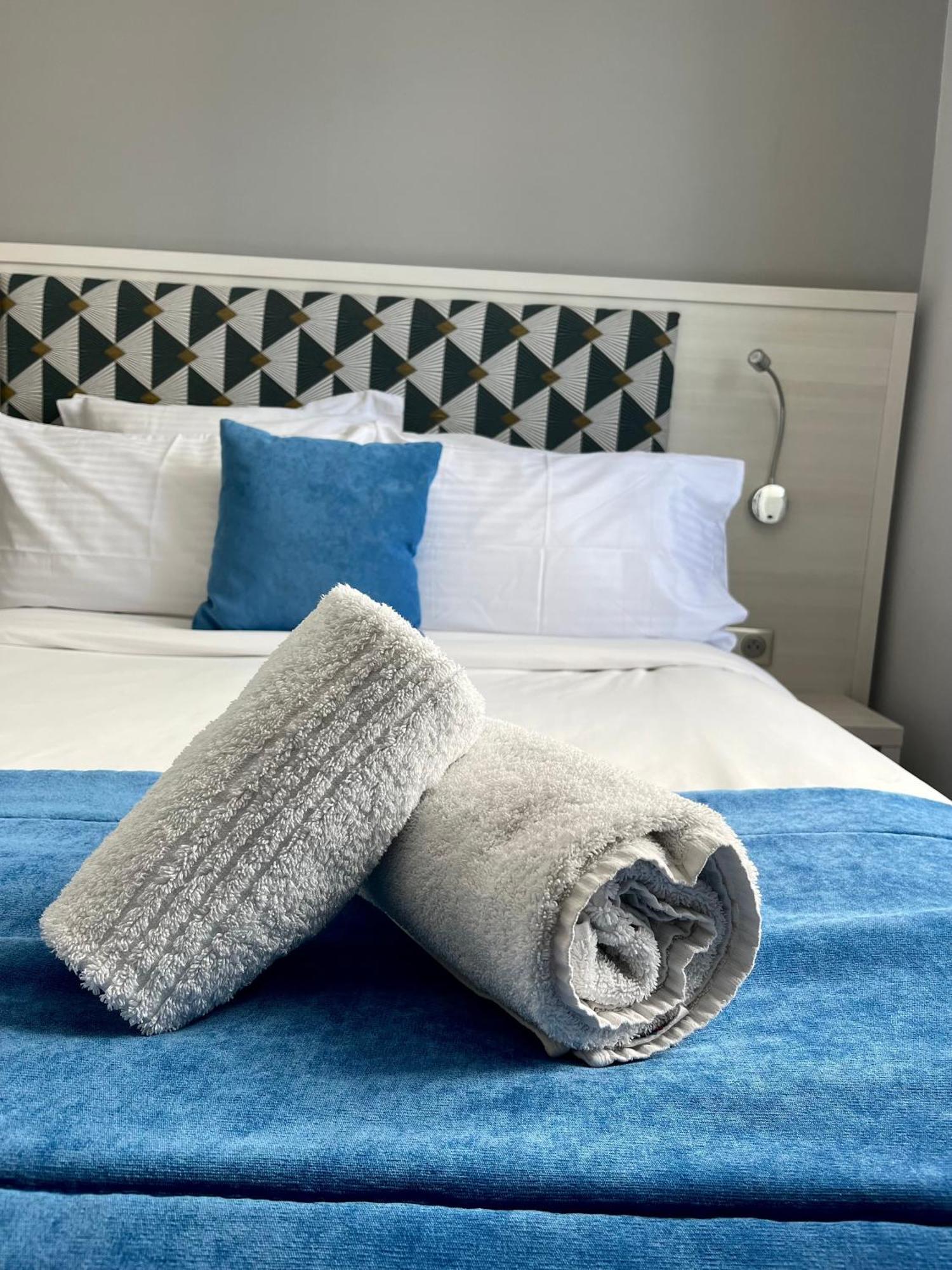 Chambre Double Standard - Vue Partielle sur Mer