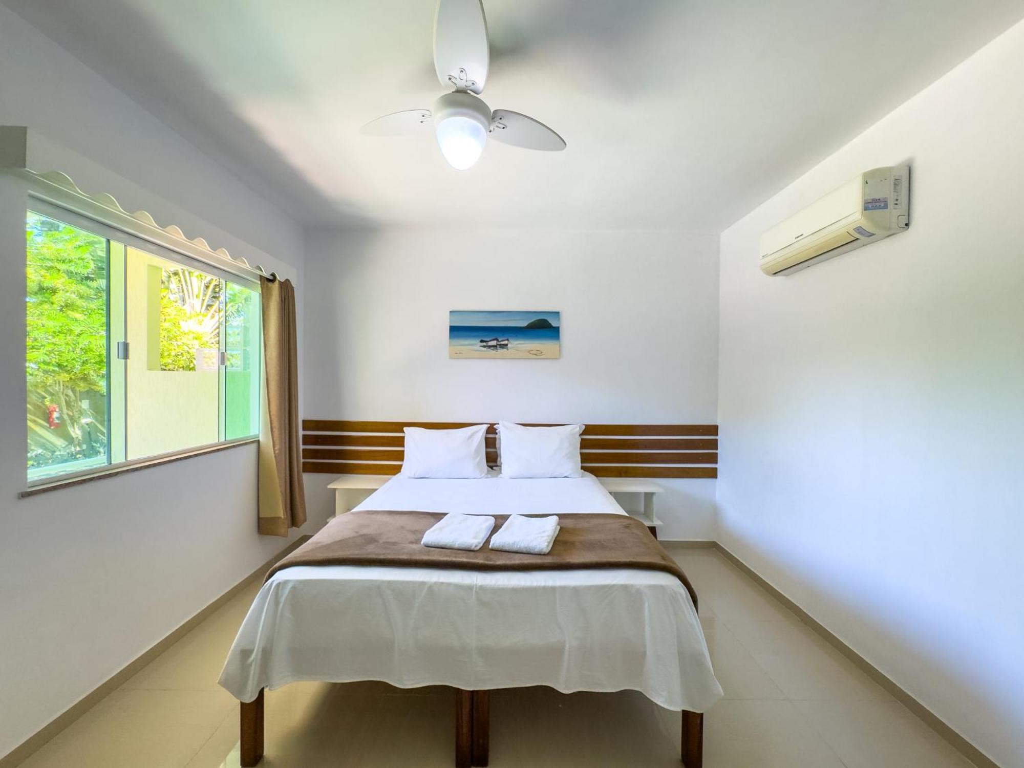 Quarto com Cama de Casal ou 2 de Solteiro