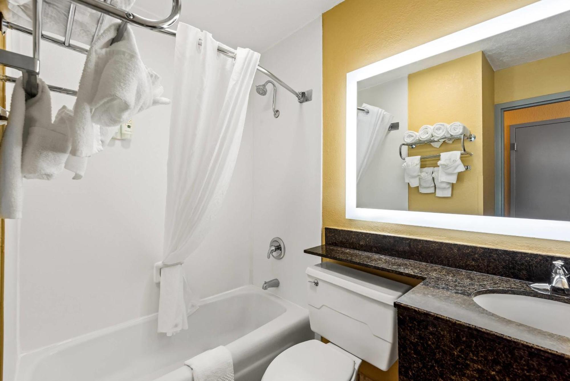 Double Room with Two Double Beds - Non-Smoking