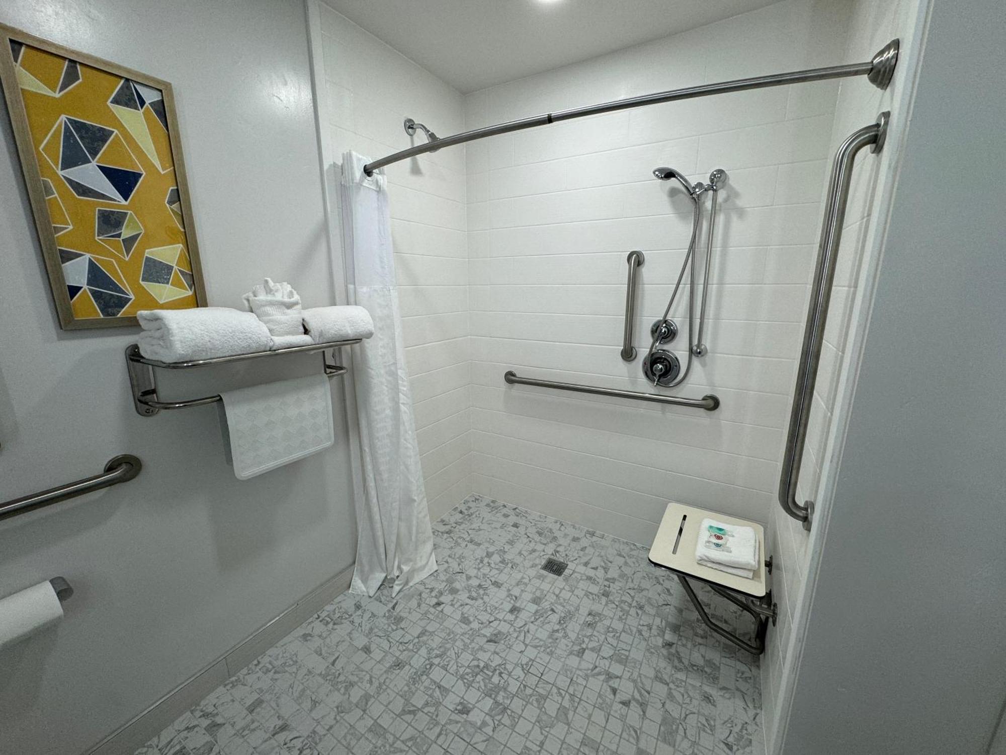 Queen Suite with Two Queen Beds - Disability Access/Non Smoking