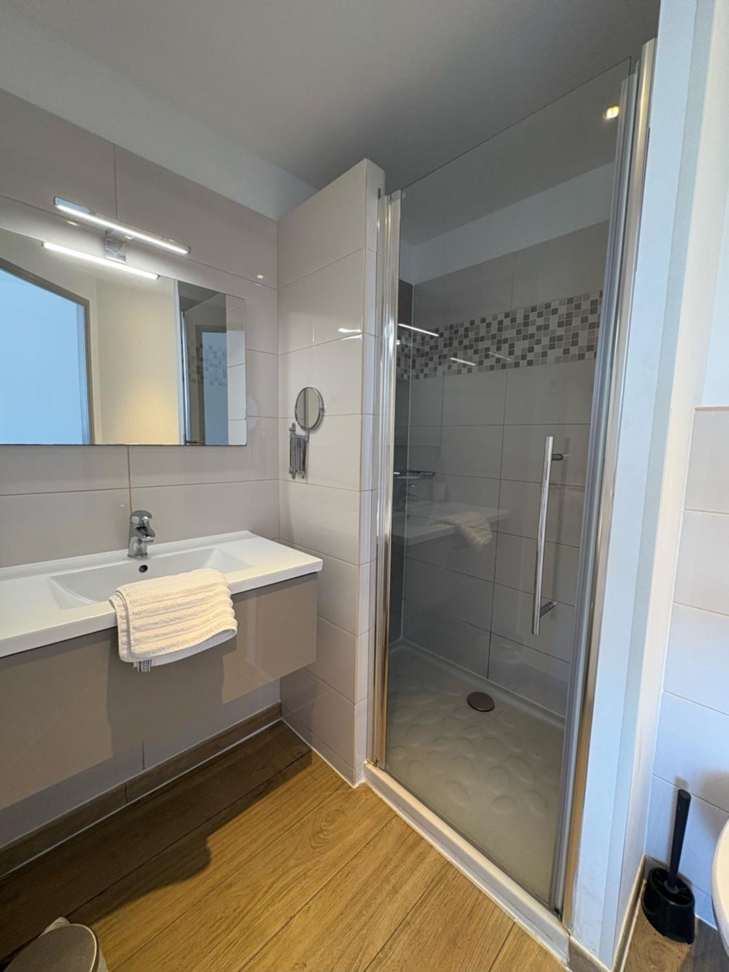 Double Room,1674709845:JPEG