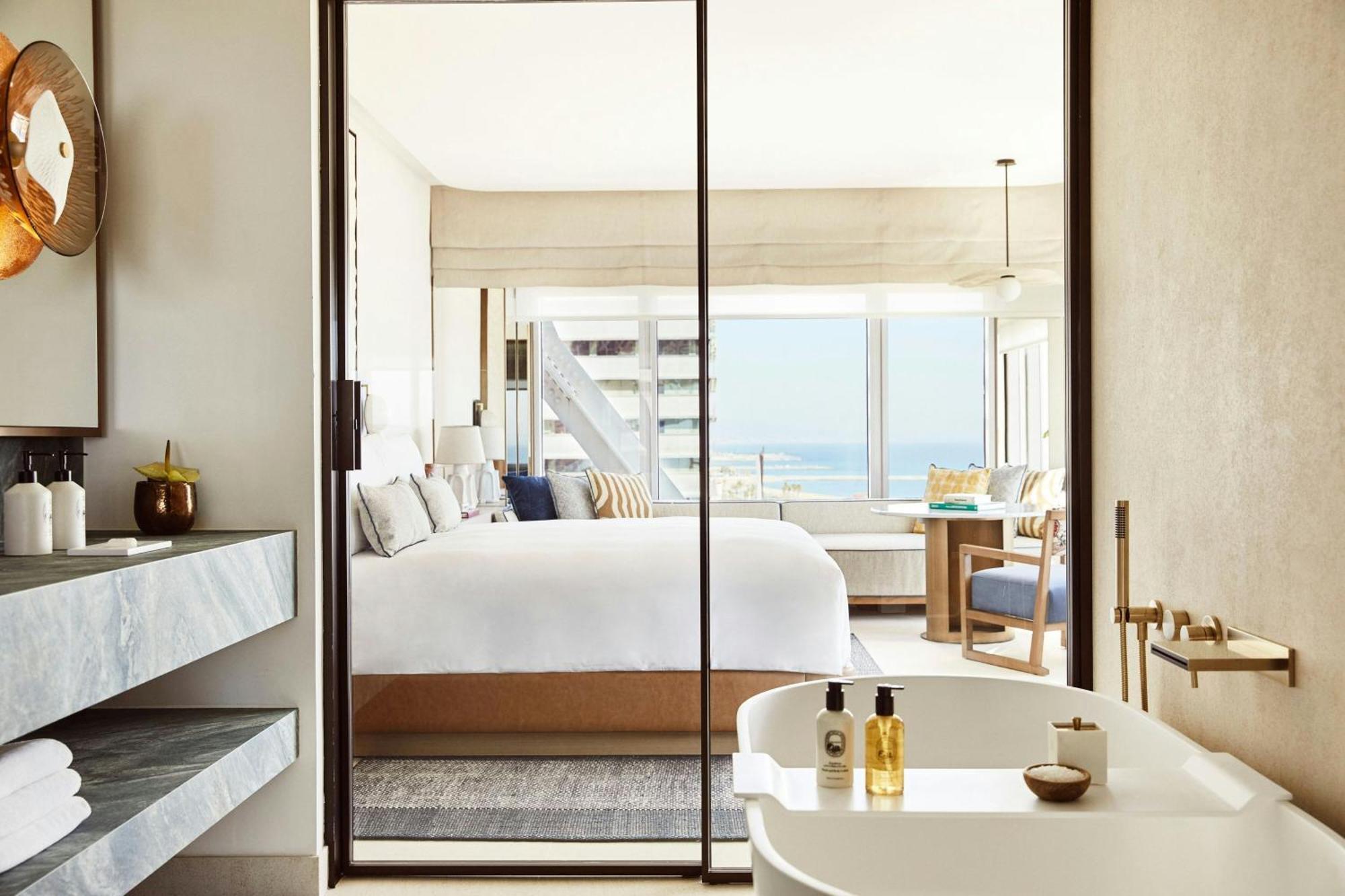 Panorama King Room with Partial Sea View